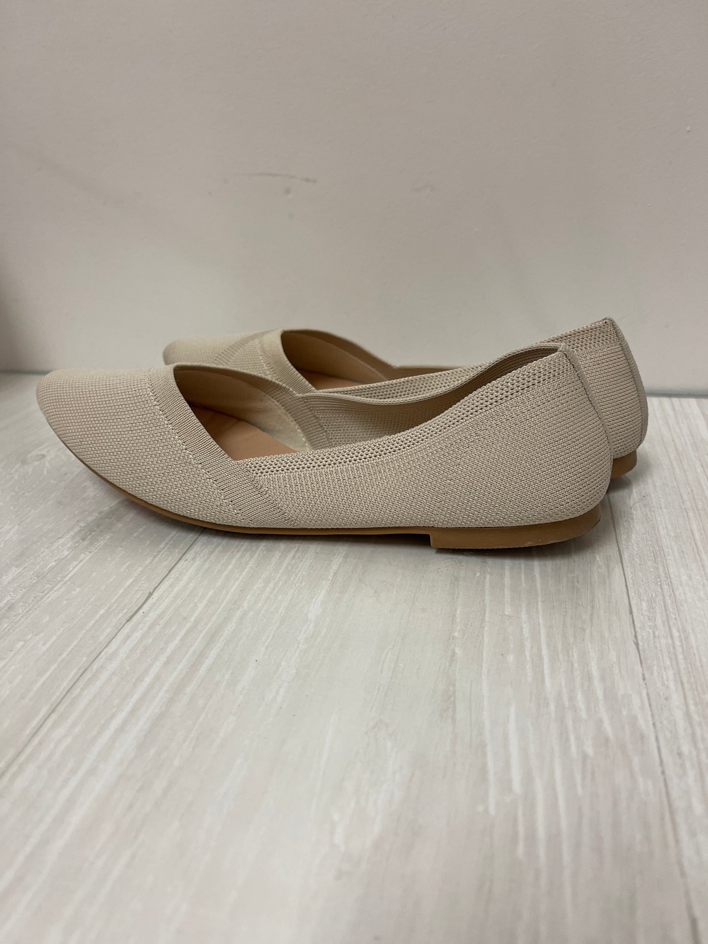 Shoes Flats By Time And Tru In Cream, Size: 9.5