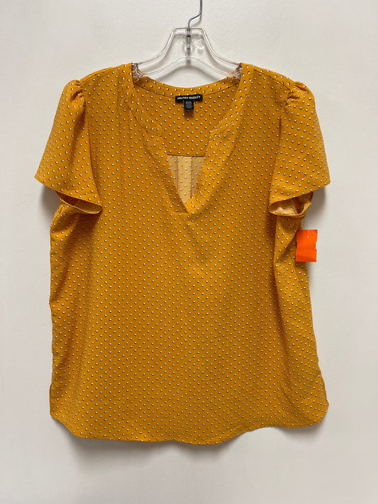 Top Short Sleeve By Hilary Radley In Yellow, Size: M