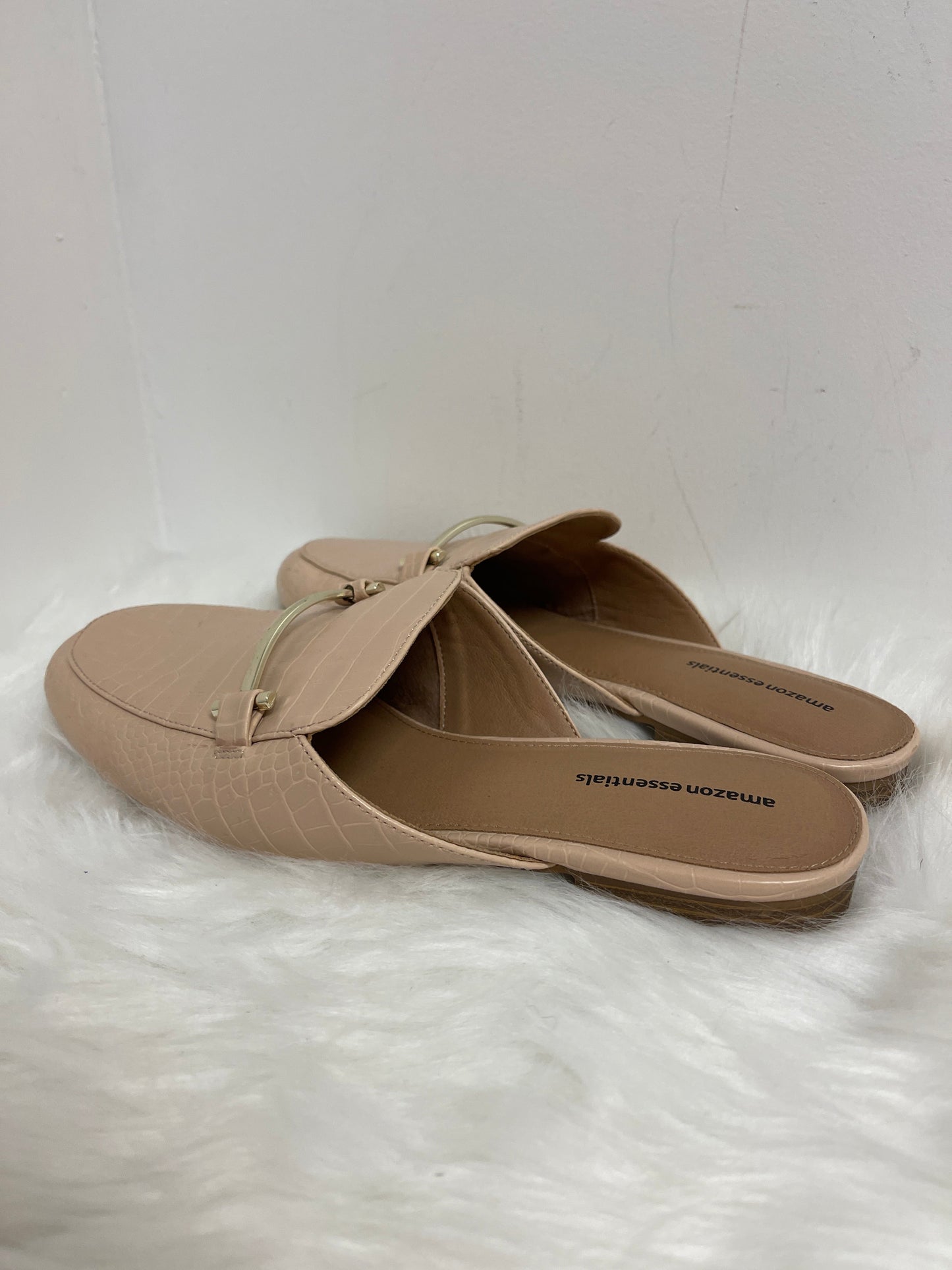 Shoes Flats By Amazon Essentials  Size: 8.5