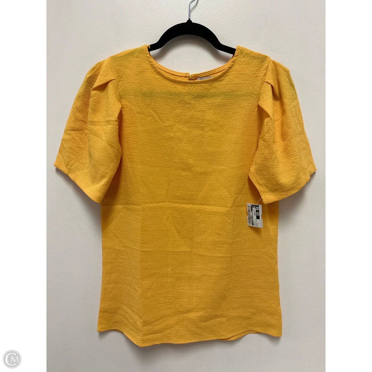 Top Short Sleeve By Clothes Mentor In Yellow, Size: S