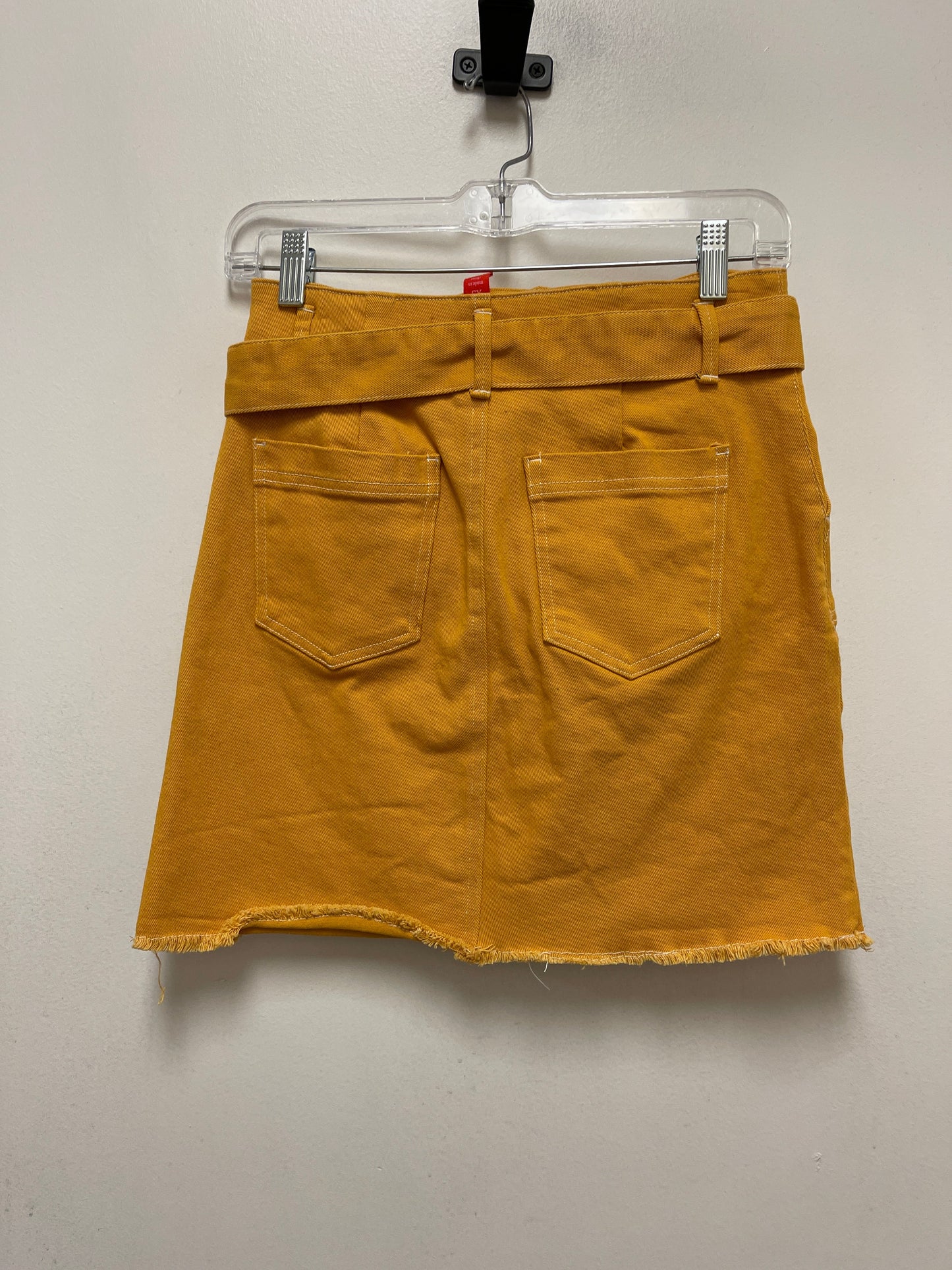 Yellow Skirt Mini & Short Clothes Mentor, Size 2