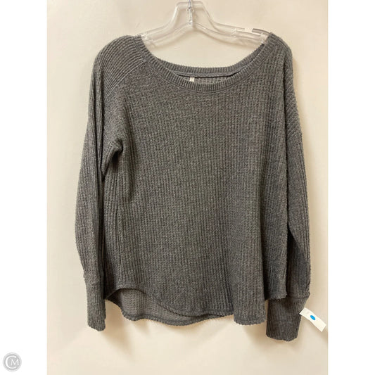 Top Long Sleeve By Mudd In Grey, Size: S