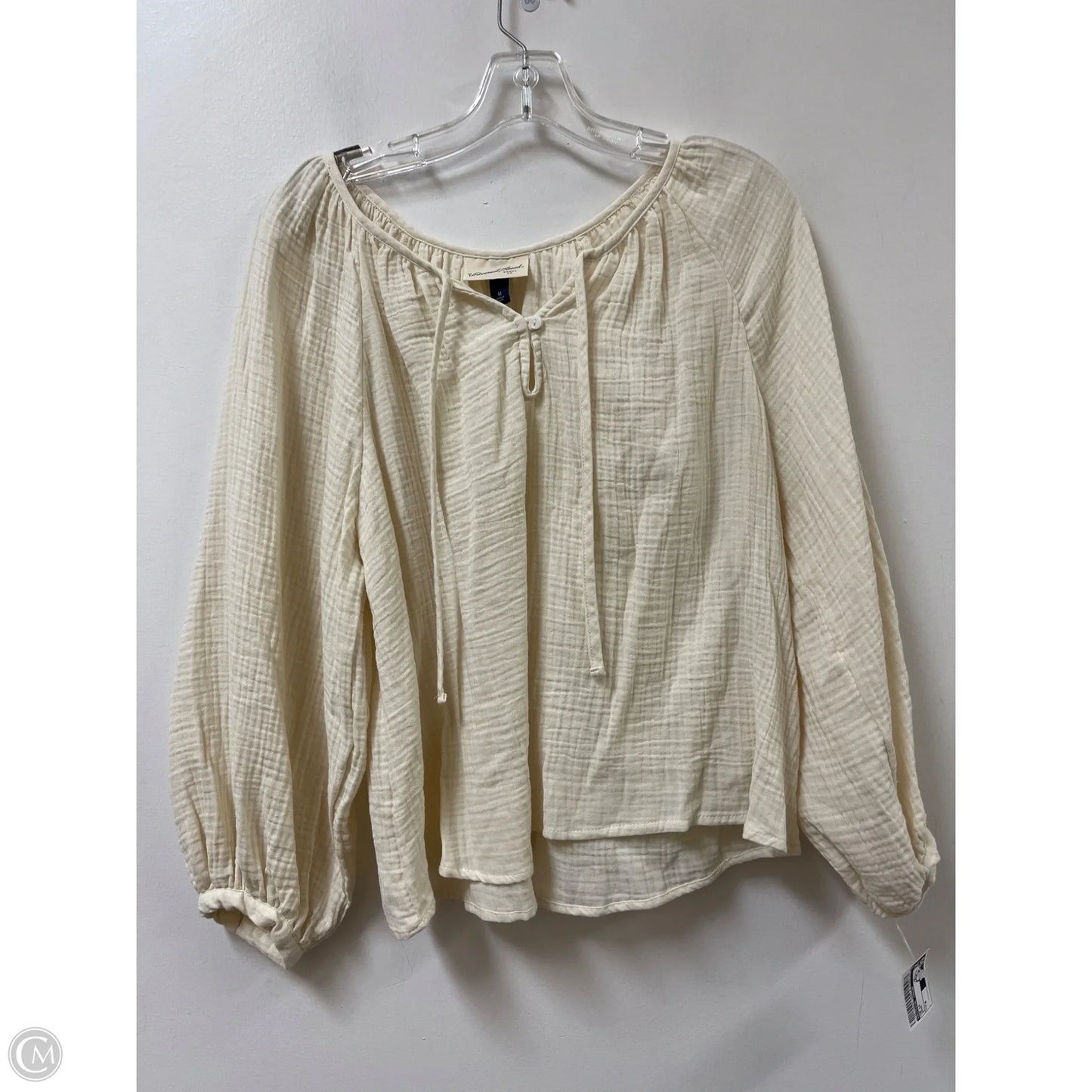 Top Long Sleeve By Universal Thread In Cream, Size: M