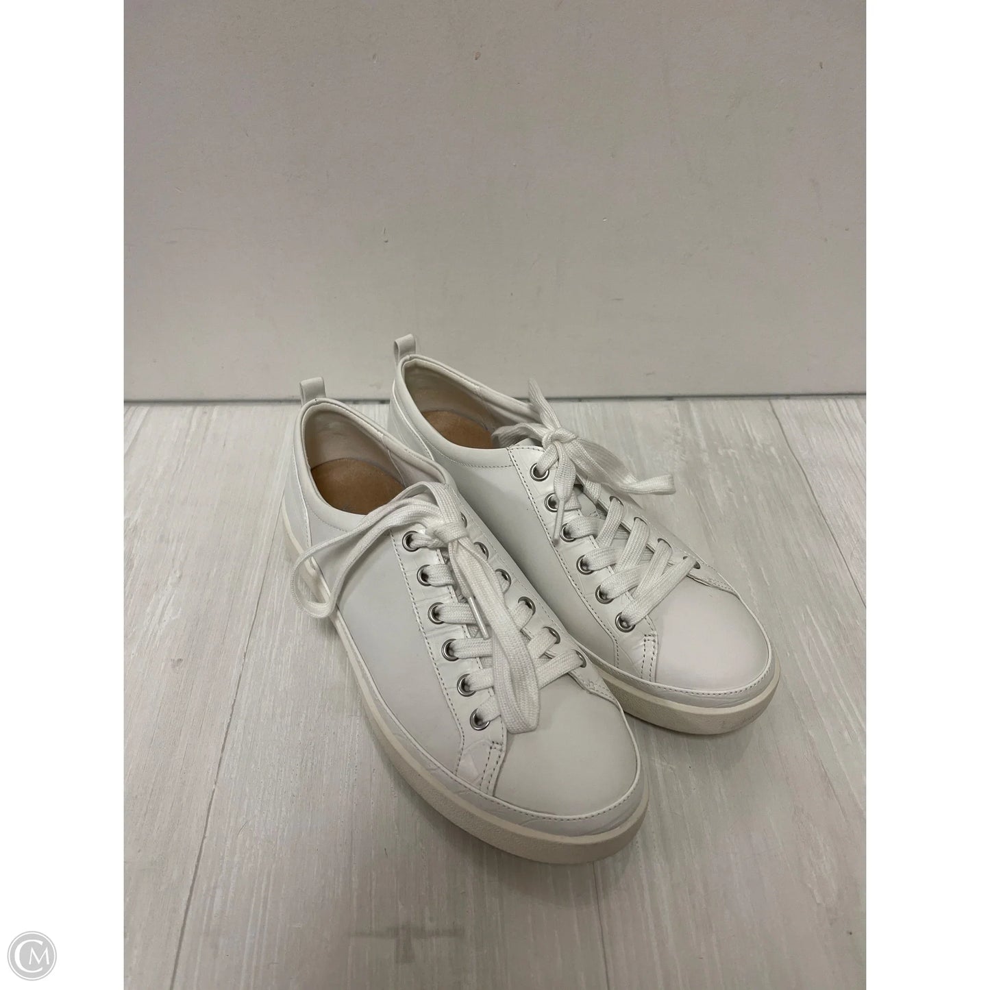 Shoes Flats By Vionic In White, Size: 9