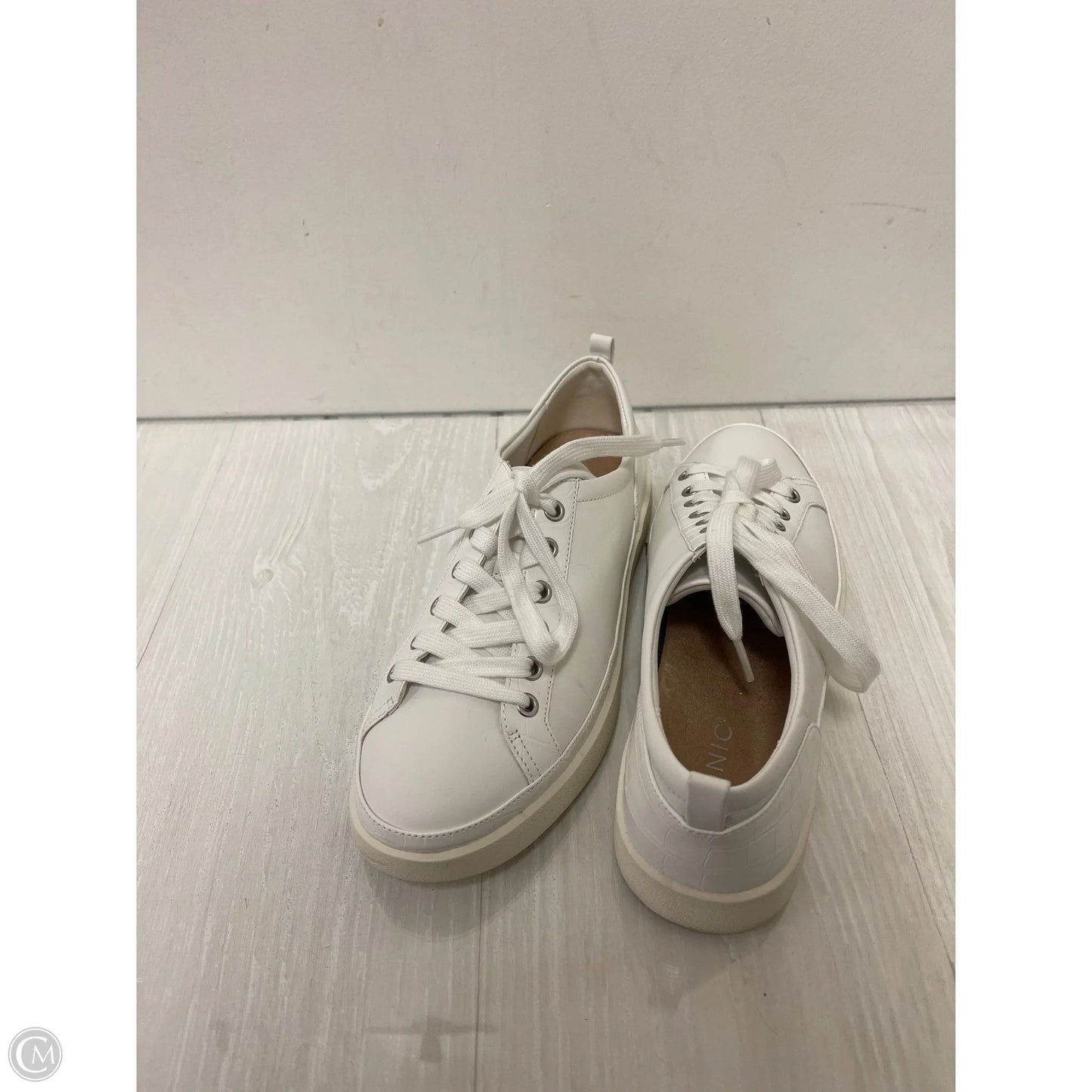 Shoes Flats By Vionic In White, Size: 9