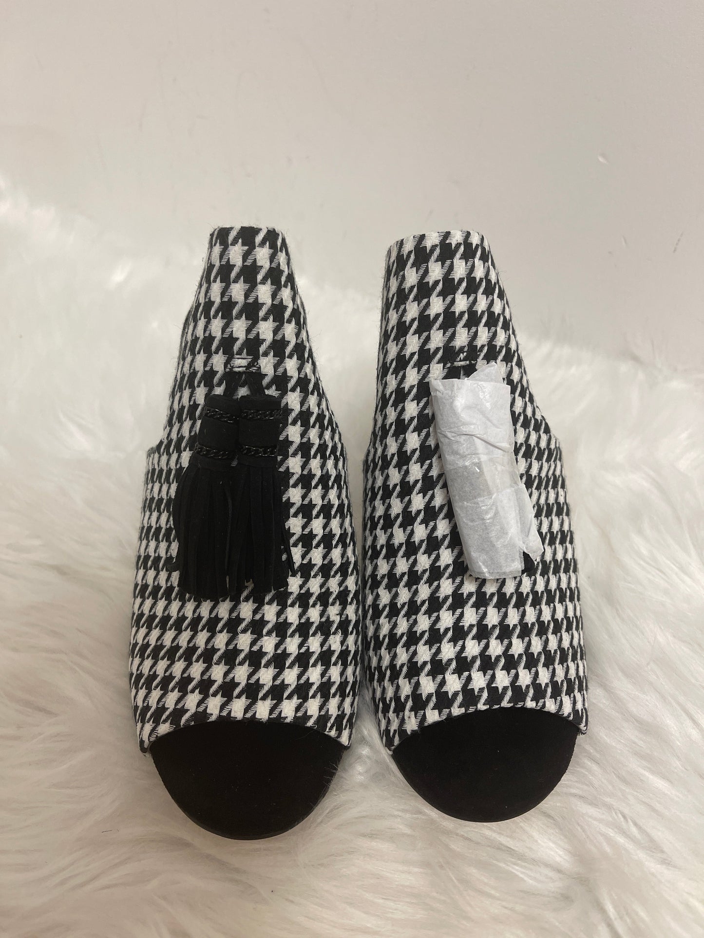 Black & White Shoes Designer Karl Lagerfeld, Size 6.5