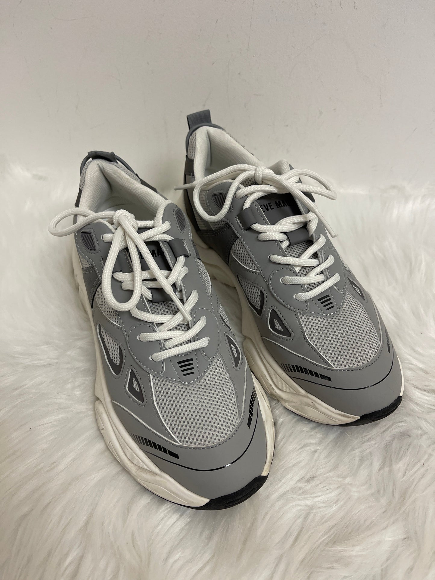 Grey Shoes Sneakers Steve Madden, Size 8.5