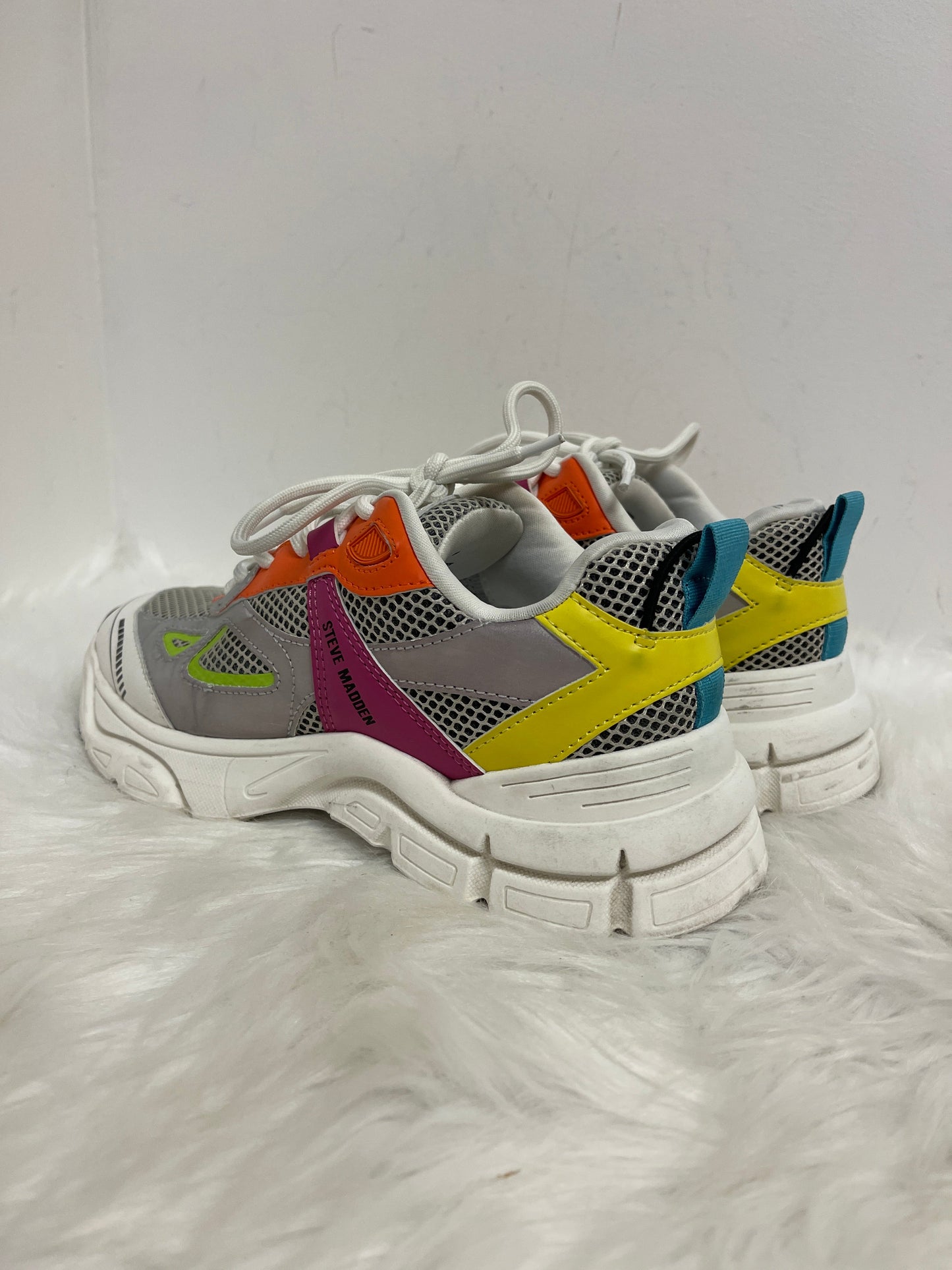 Multi-colored Shoes Sneakers Steve Madden, Size 8.5