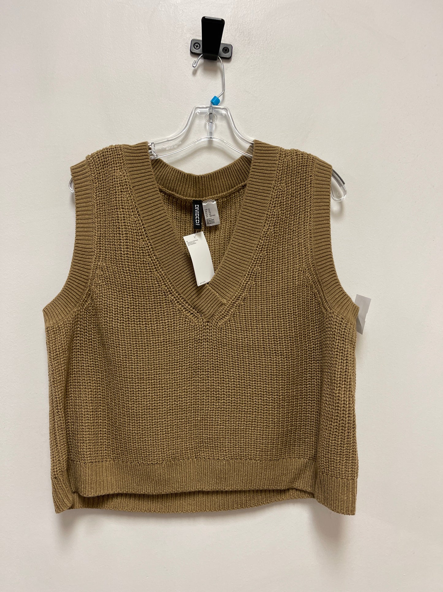 Vest Sweater By Divided In Brown, Size: Xl