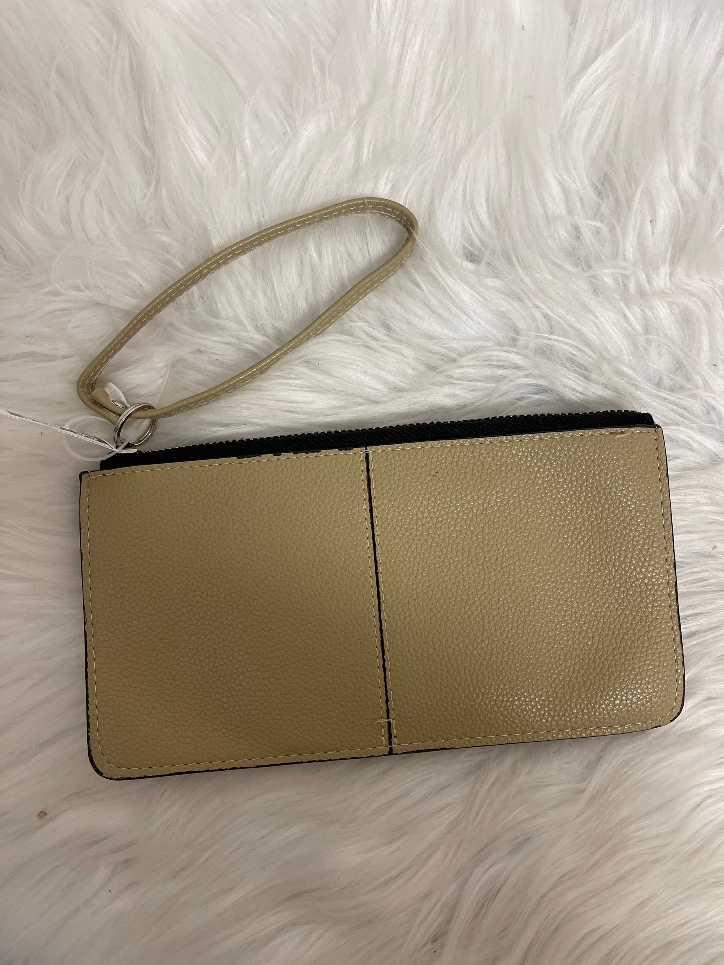 Wristlet By Clothes Mentor, Size: Medium