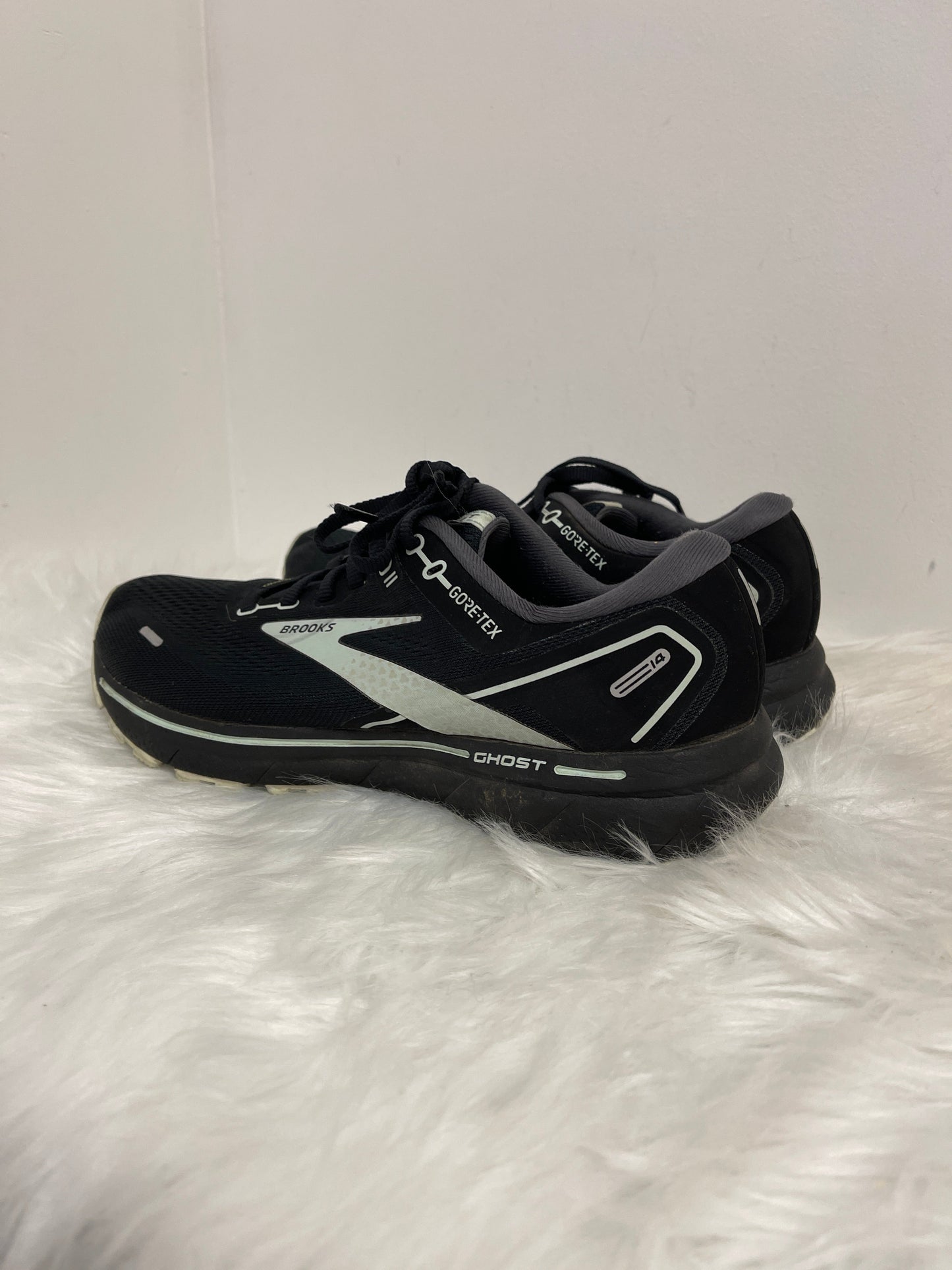 Shoes Athletic By Brooks In Black, Size: 10