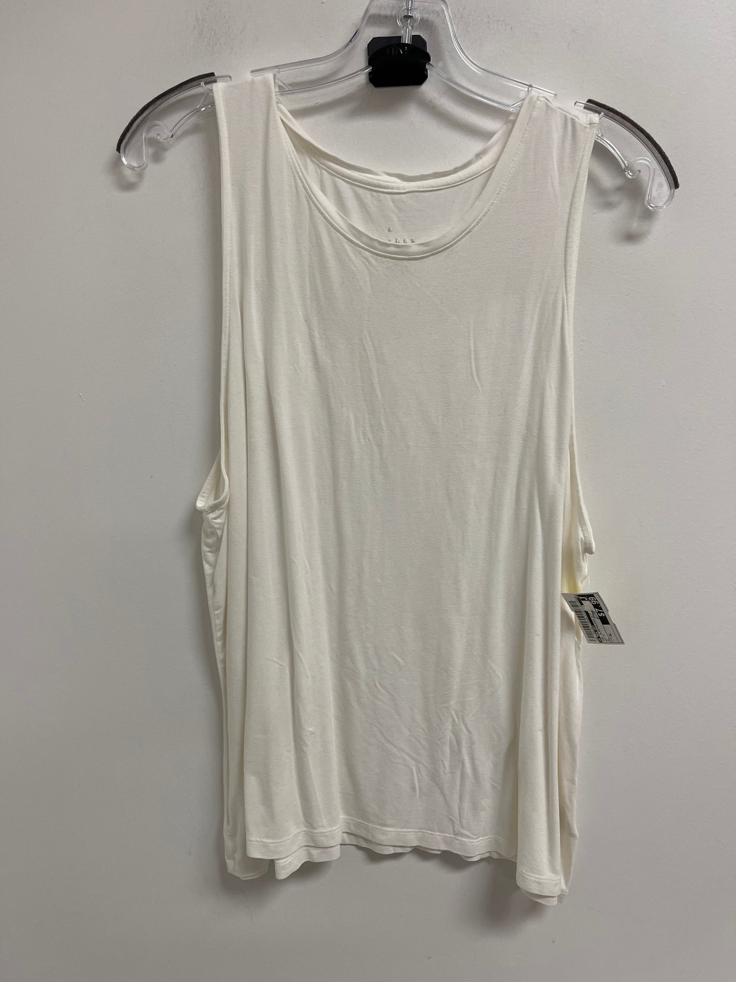 Top Sleeveless By A New Day In White, Size: Xl