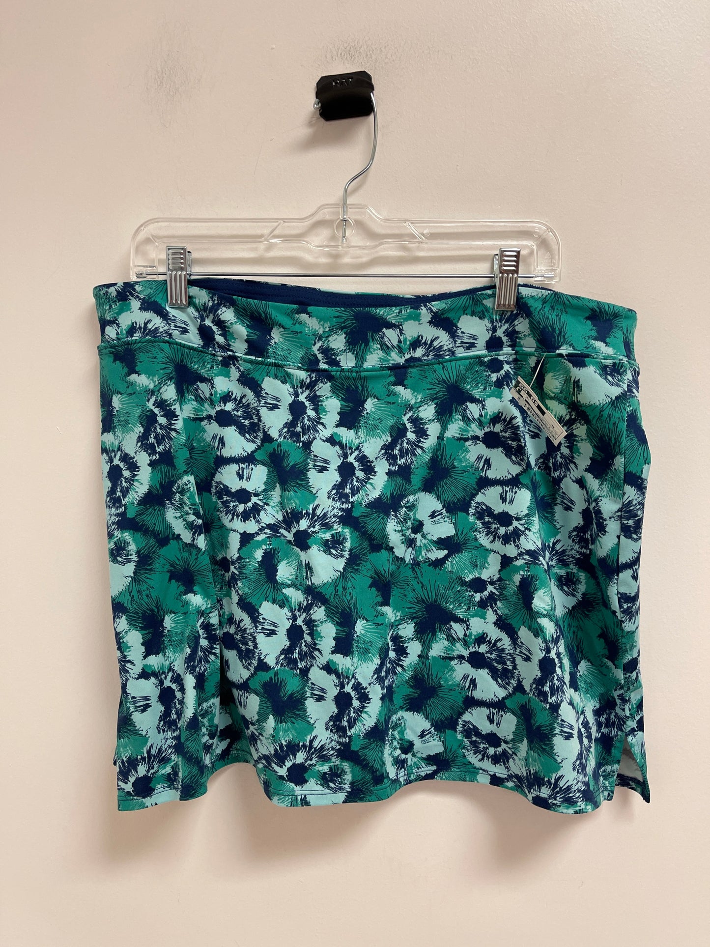 Athletic Skort By Tranquility In Blue & Green, Size: Xl