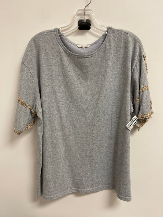 Top Short Sleeve By Easel In Grey, Size: S