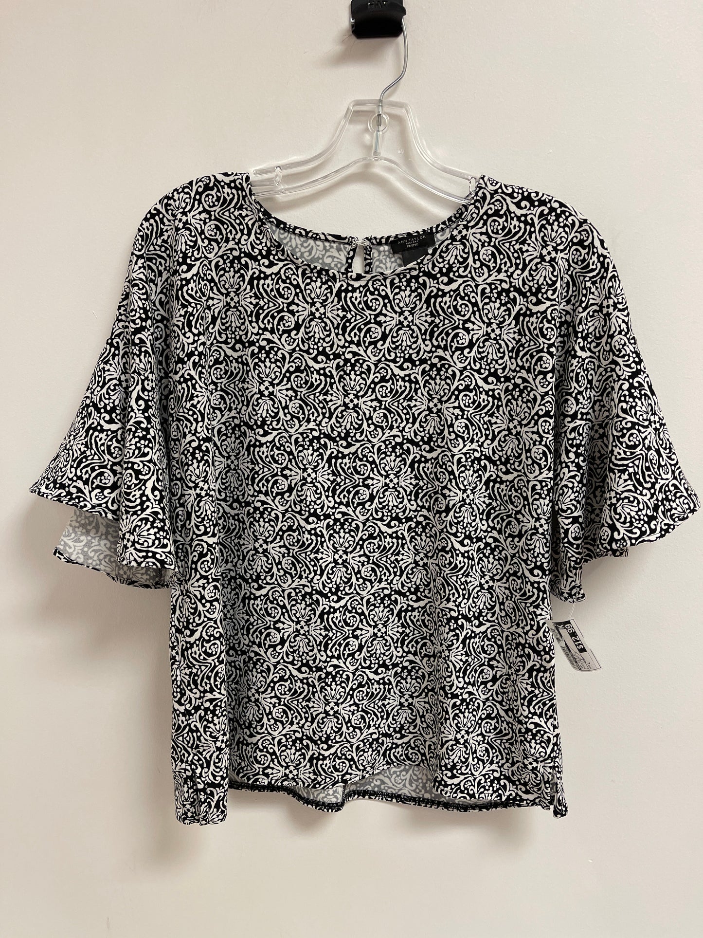 Top Short Sleeve By Ann Taylor In Black & White, Size: L