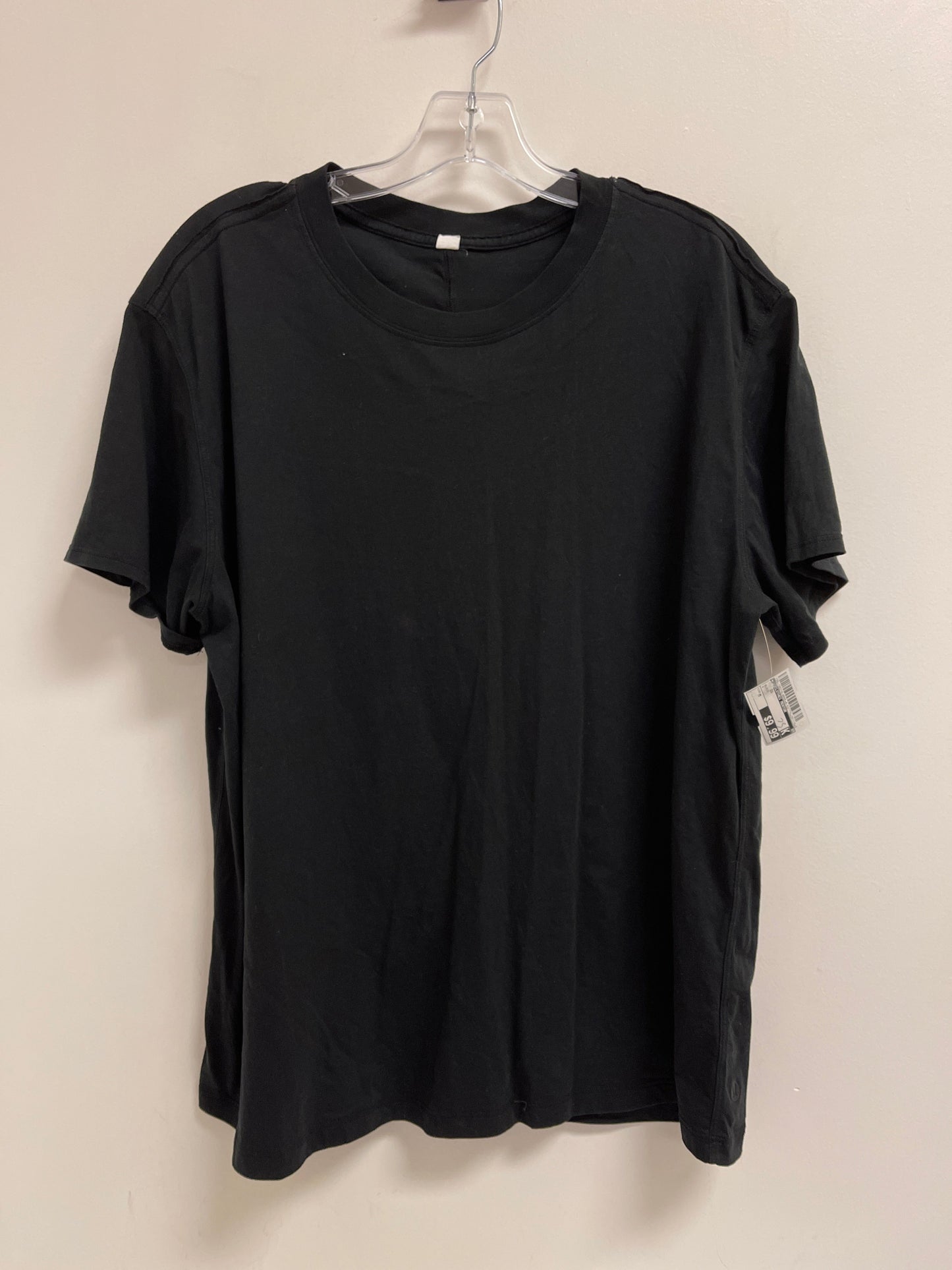 Top Short Sleeve By Clothes Mentor In Black, Size: M