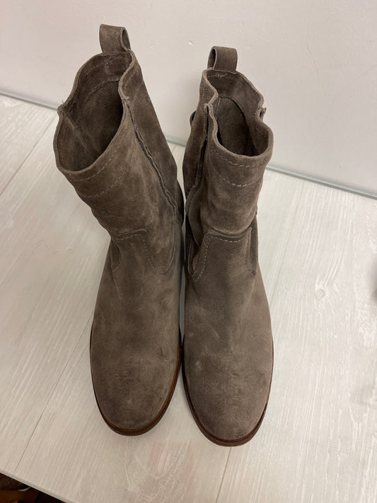 Boots Designer By Frye In Grey, Size: 7.5