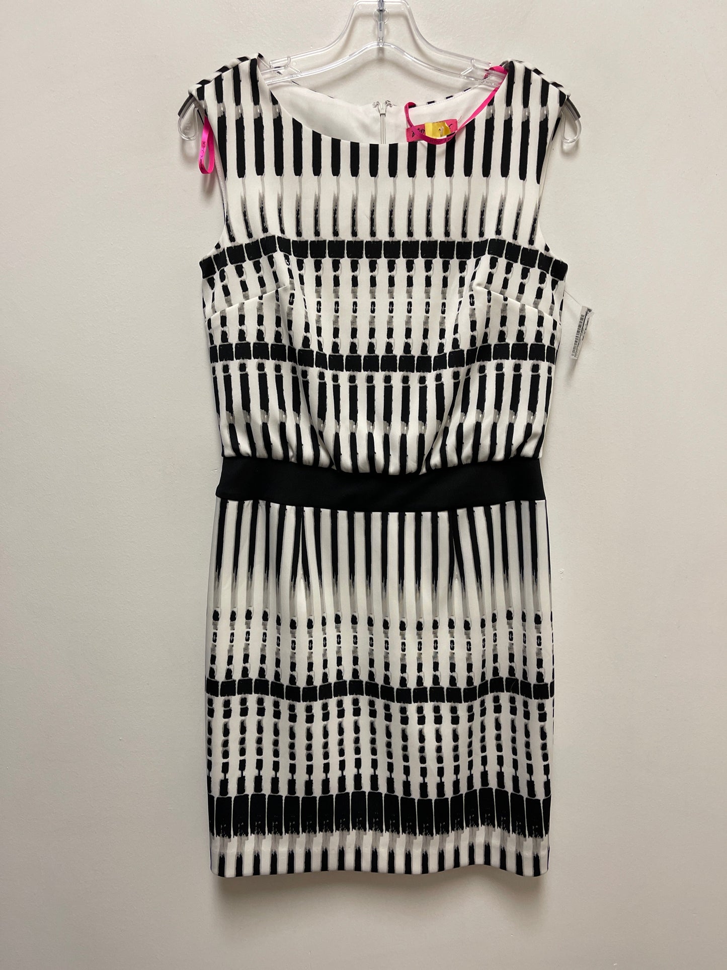 Black & White Dress Casual Short Betsey Johnson, Size S