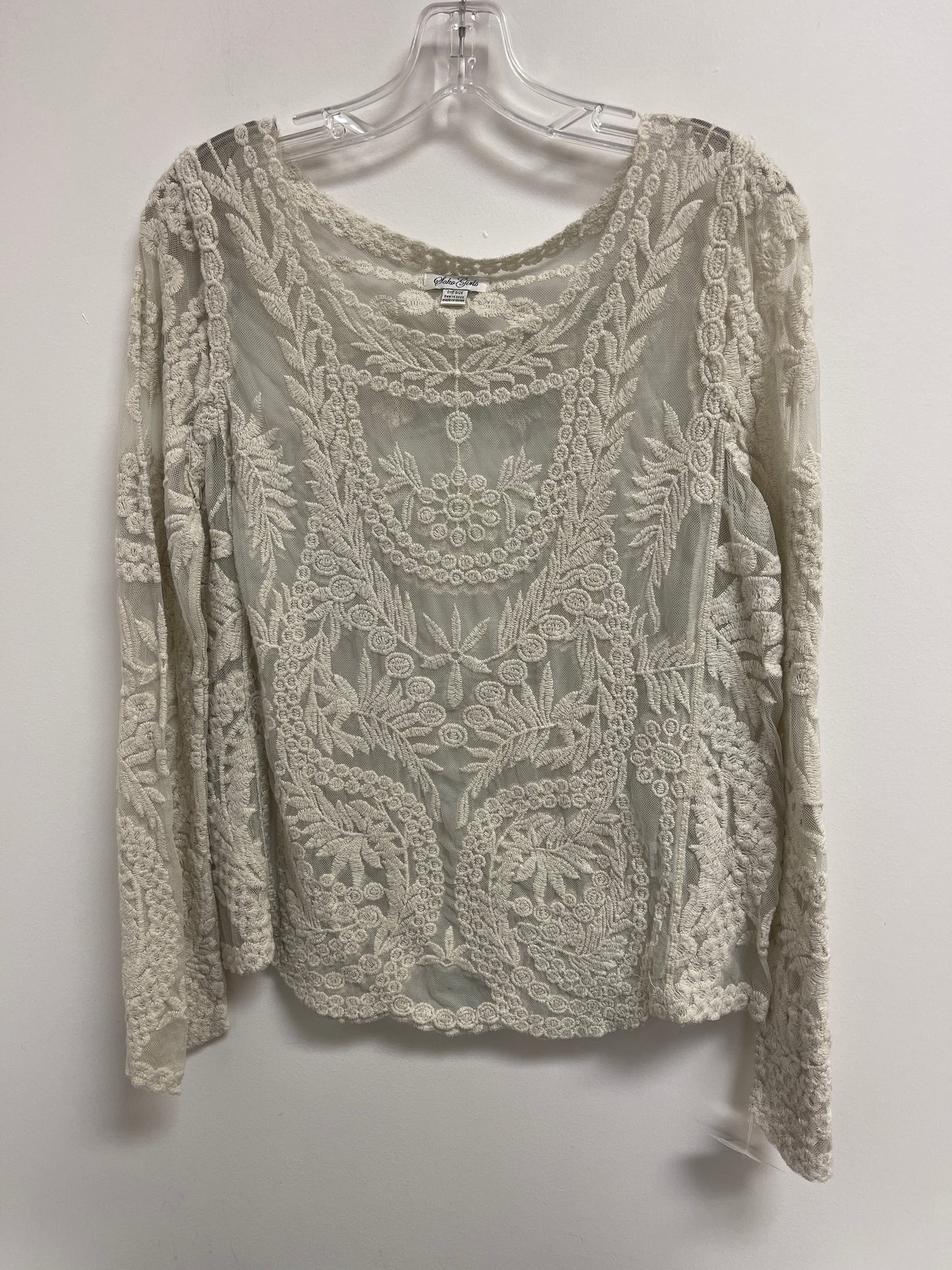 Cream Top Long Sleeve Clothes Mentor, Size M