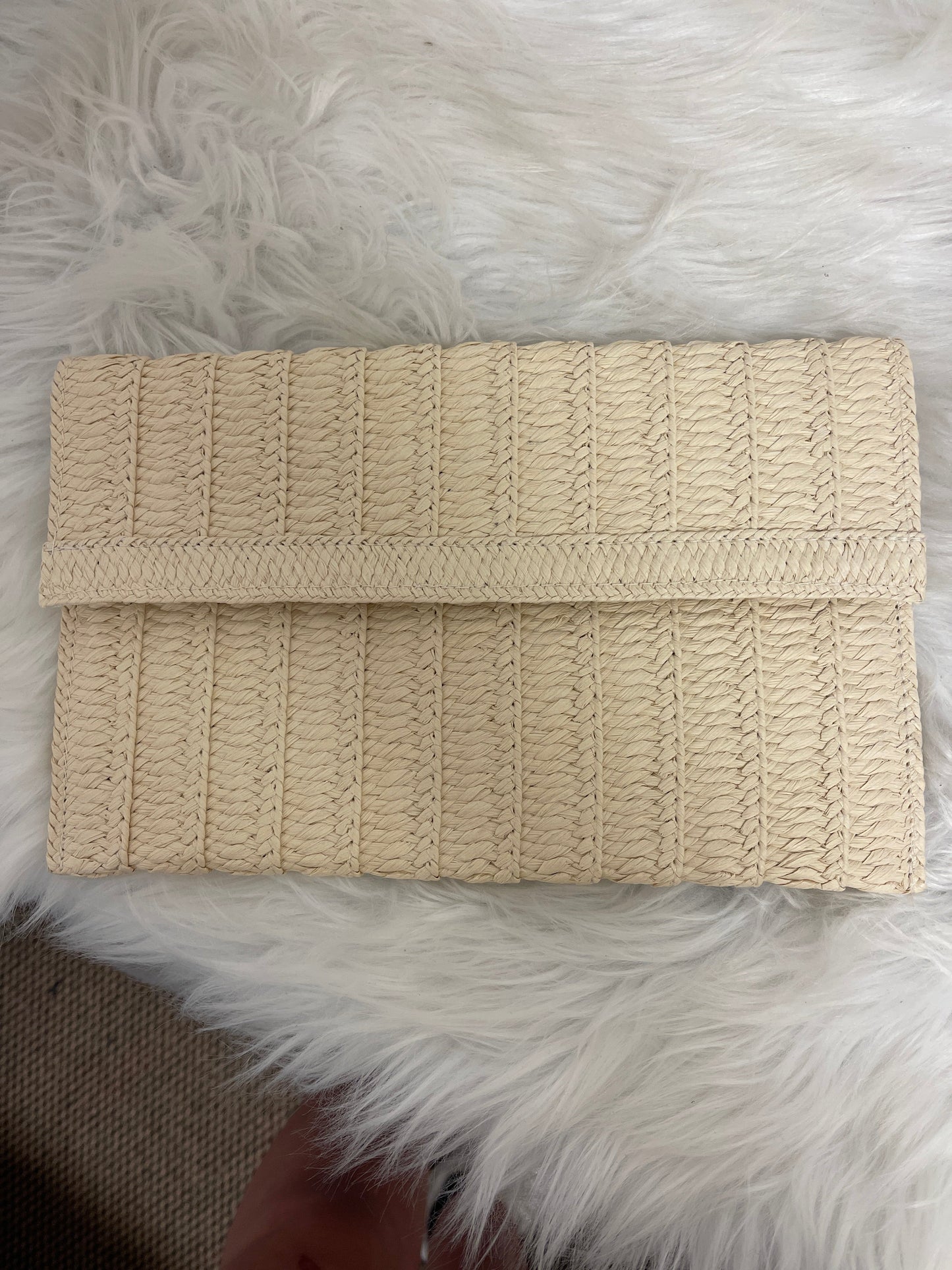 Clutch By Clothes Mentor, Size: Medium