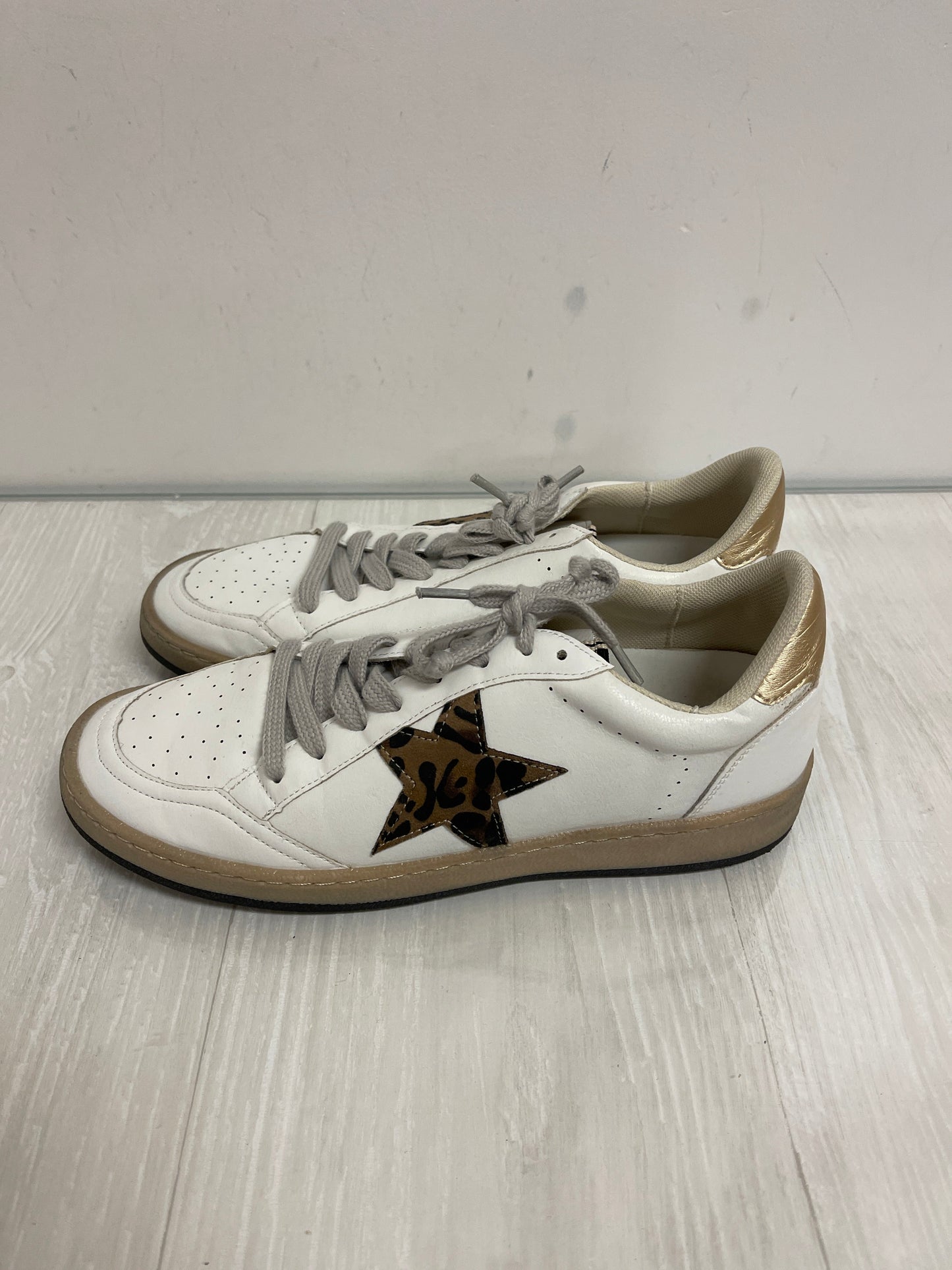 Shoes Sneakers By Shu Shop In Animal Print, Size: 9