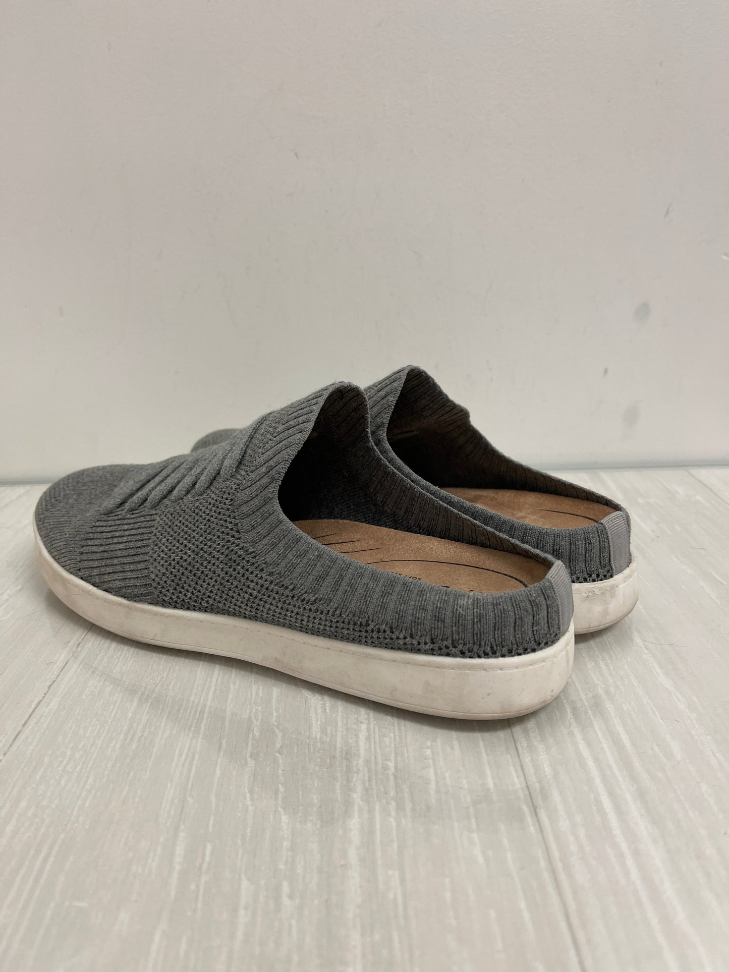 Shoes Flats By Life Stride In Grey, Size: 9.5