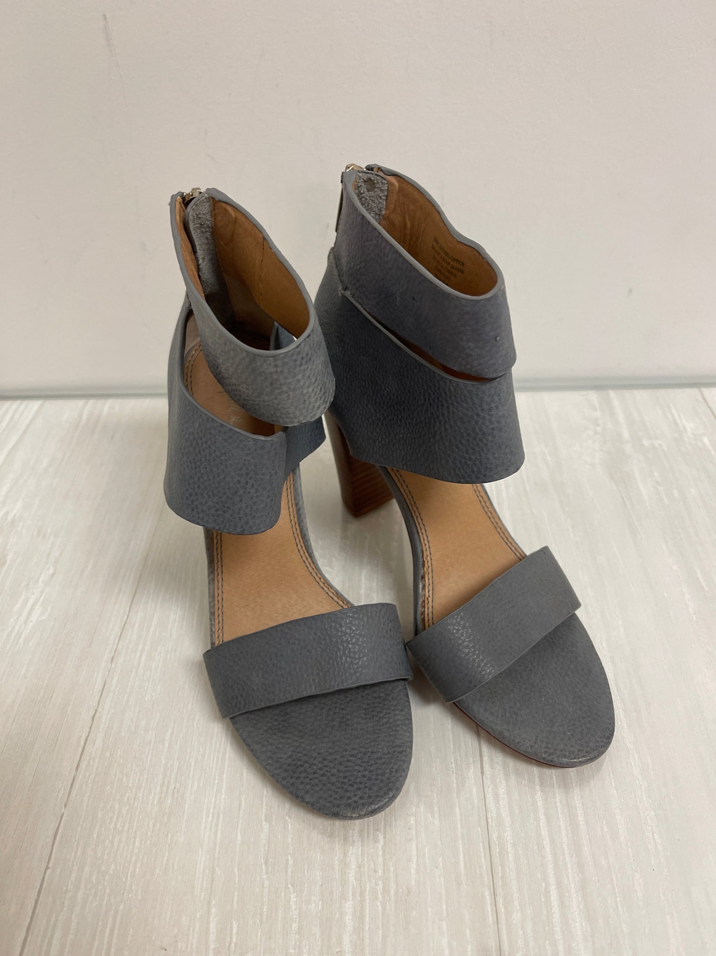 Shoes Heels Block By Splendid In Grey, Size: 7.5