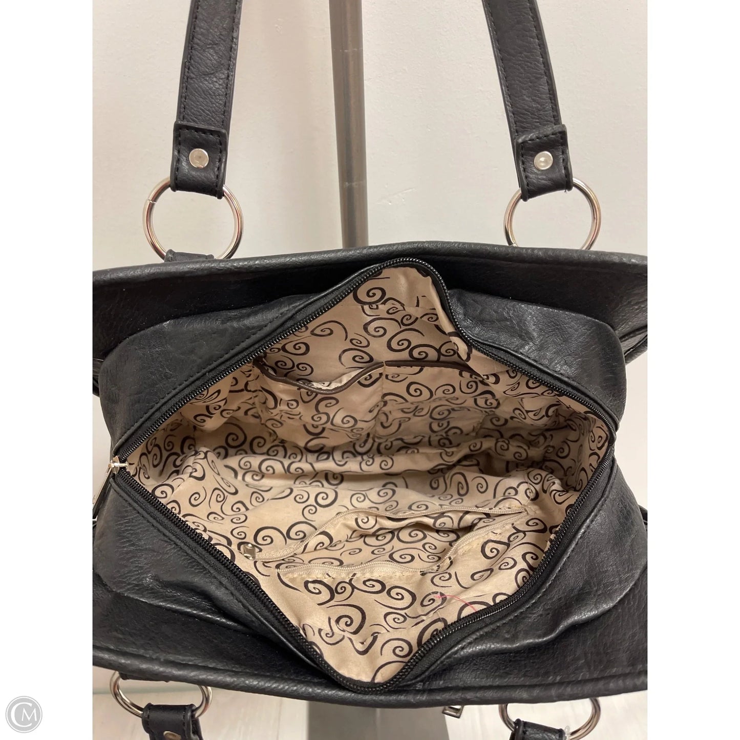 Handbag By Clothes Mentor, Size: Medium