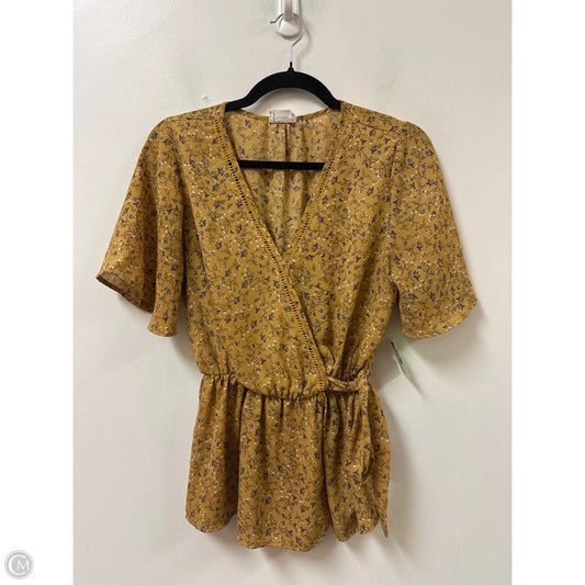 Top Short Sleeve By Sienna Sky In Yellow, Size: S