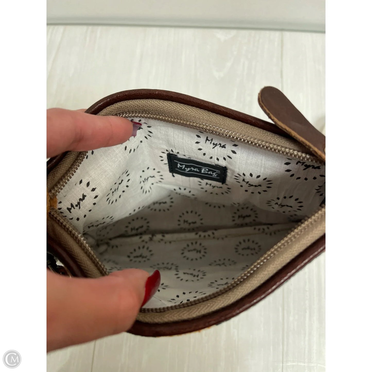 Clutch By Clothes Mentor, Size: Medium