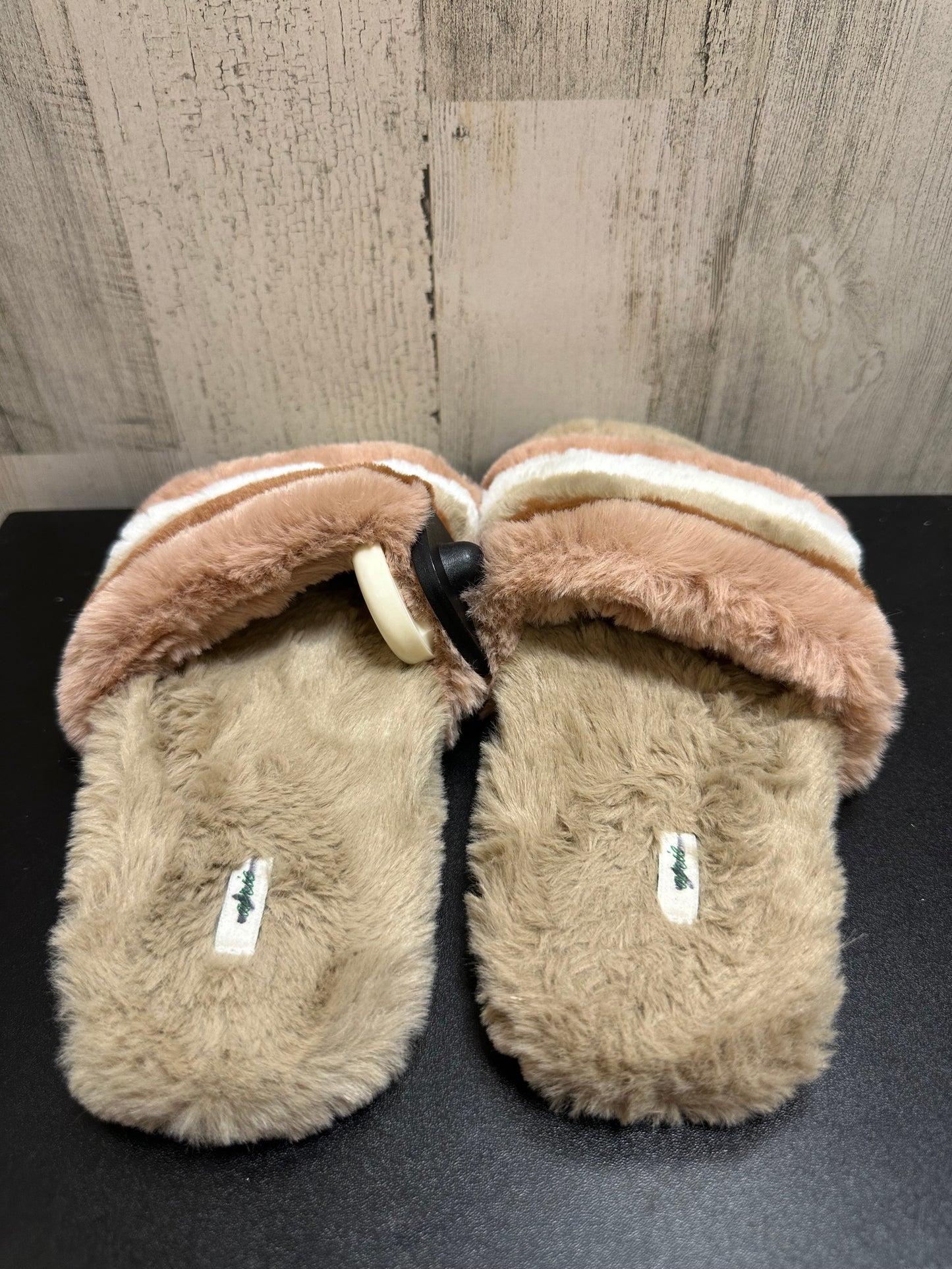 Tan Slippers Aerie, Size 6