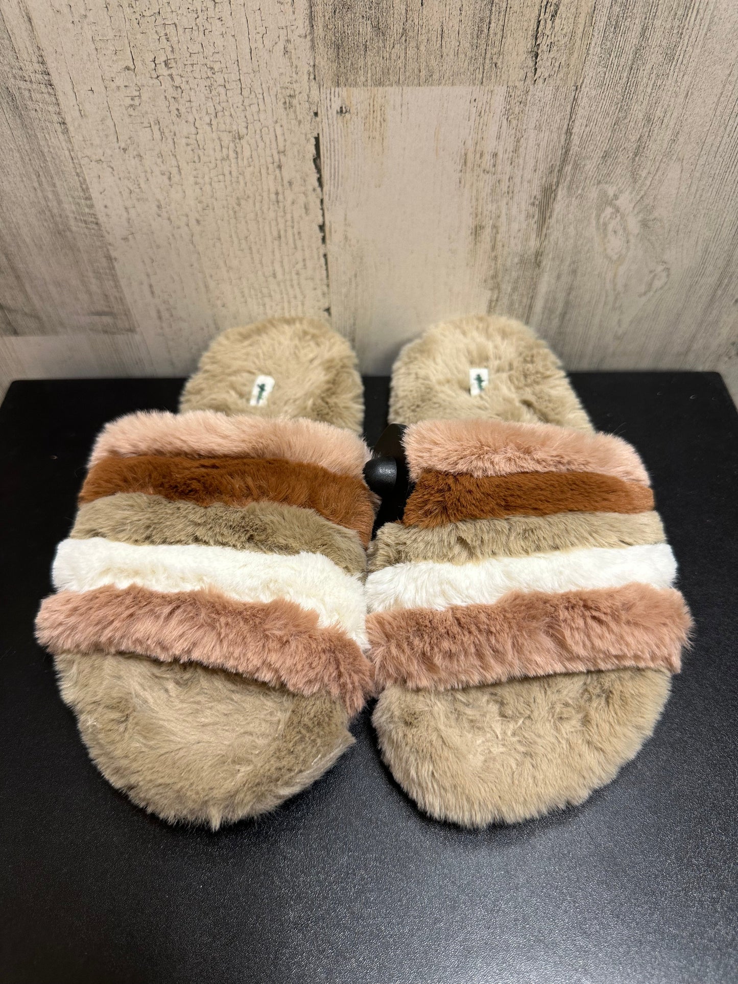 Tan Slippers Aerie, Size 6