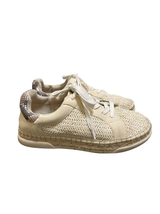 Shoes Sneakers By Universal Thread In Cream, Size: 7