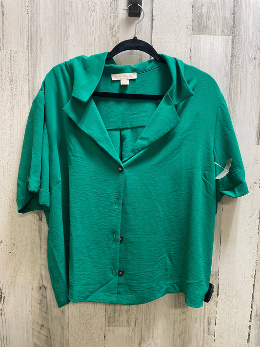 Top Short Sleeve By Monteau In Green, Size: 2x