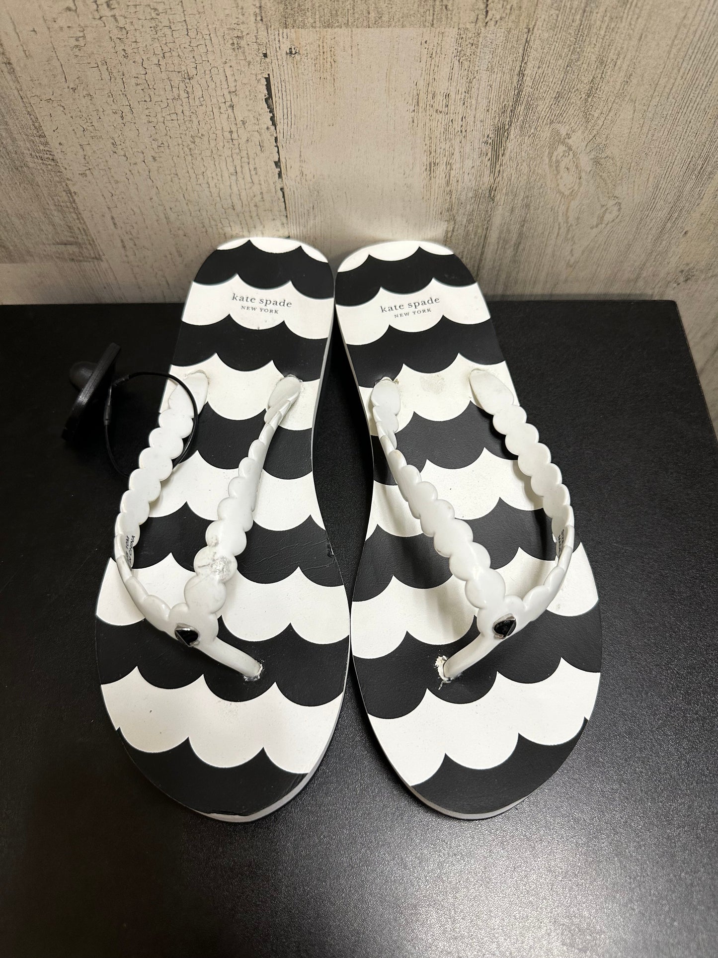 Black & White Sandals Flats Kate Spade, Size 10