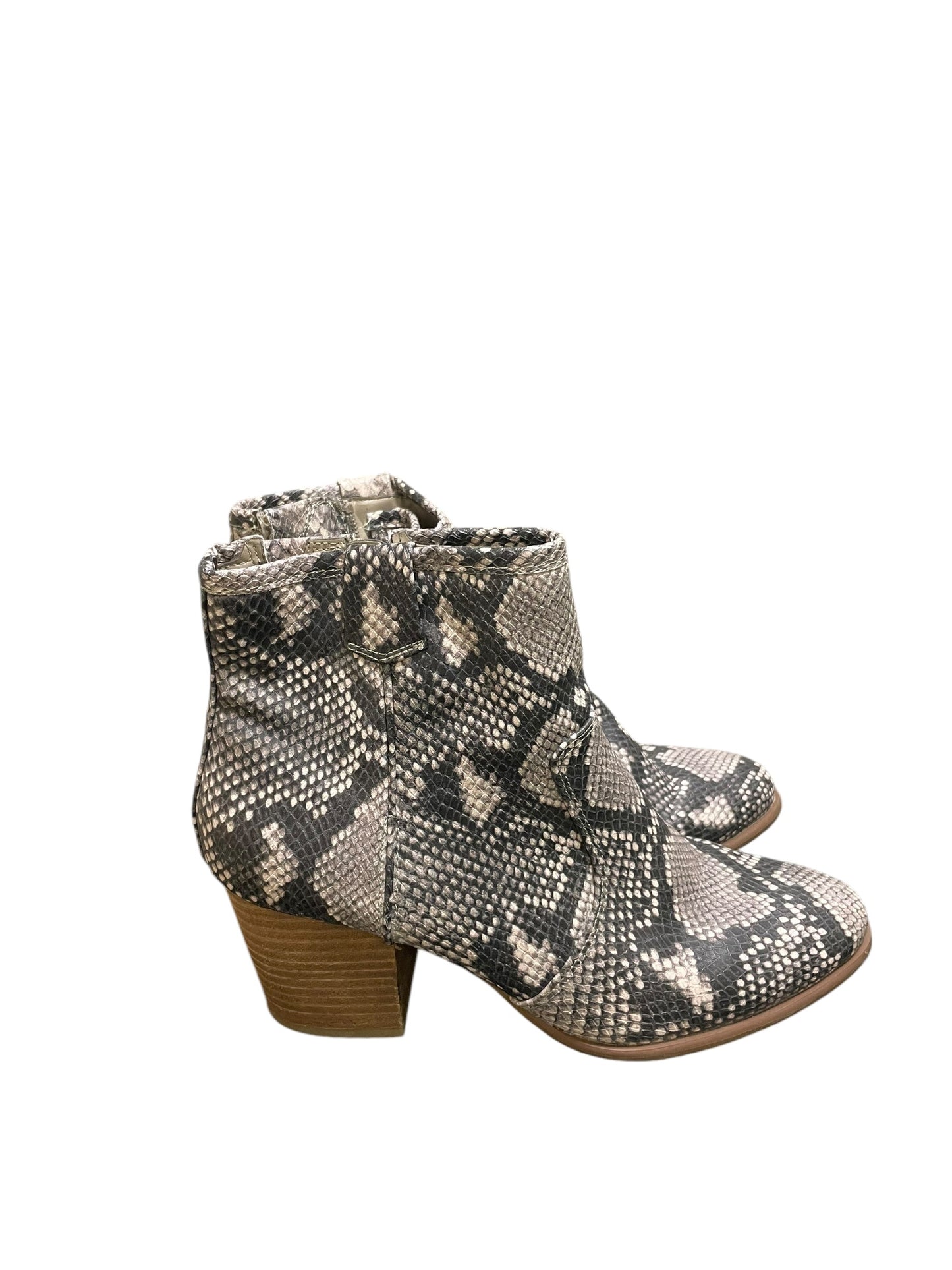 Boots Ankle Heels By Carlos Santana In Animal Print, Size: 8.5