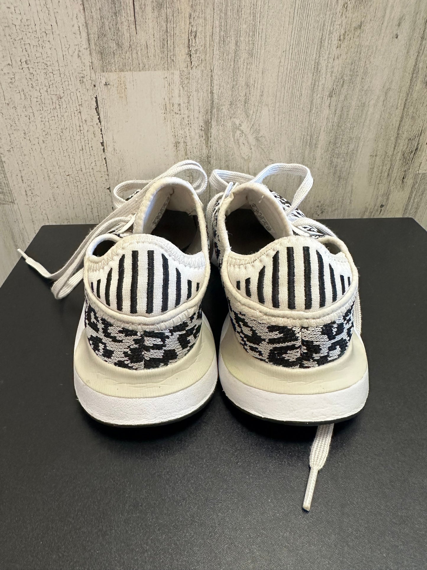 Animal Print Shoes Sneakers Adidas, Size 6