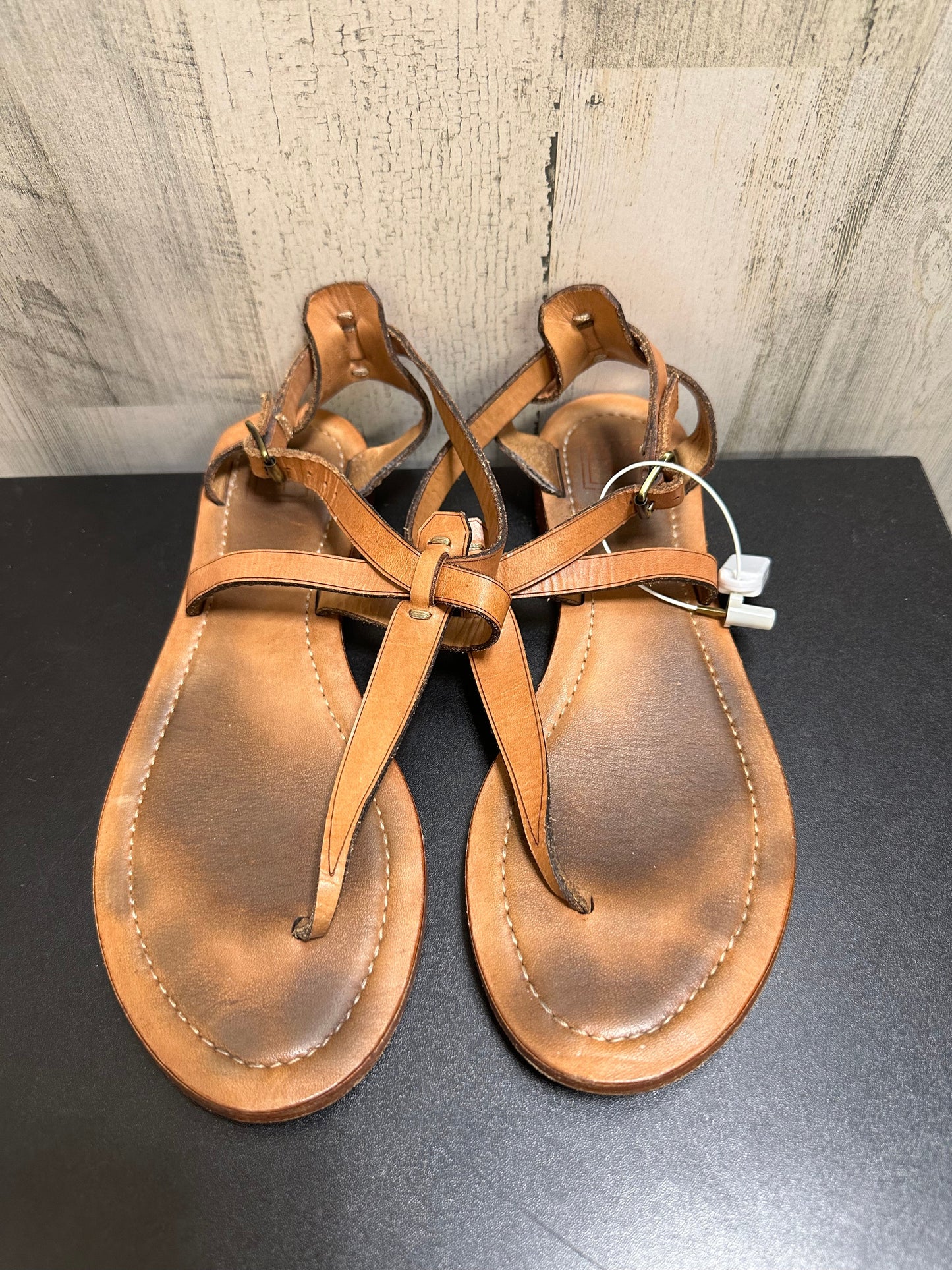 Brown Sandals Flats Frye, Size 8