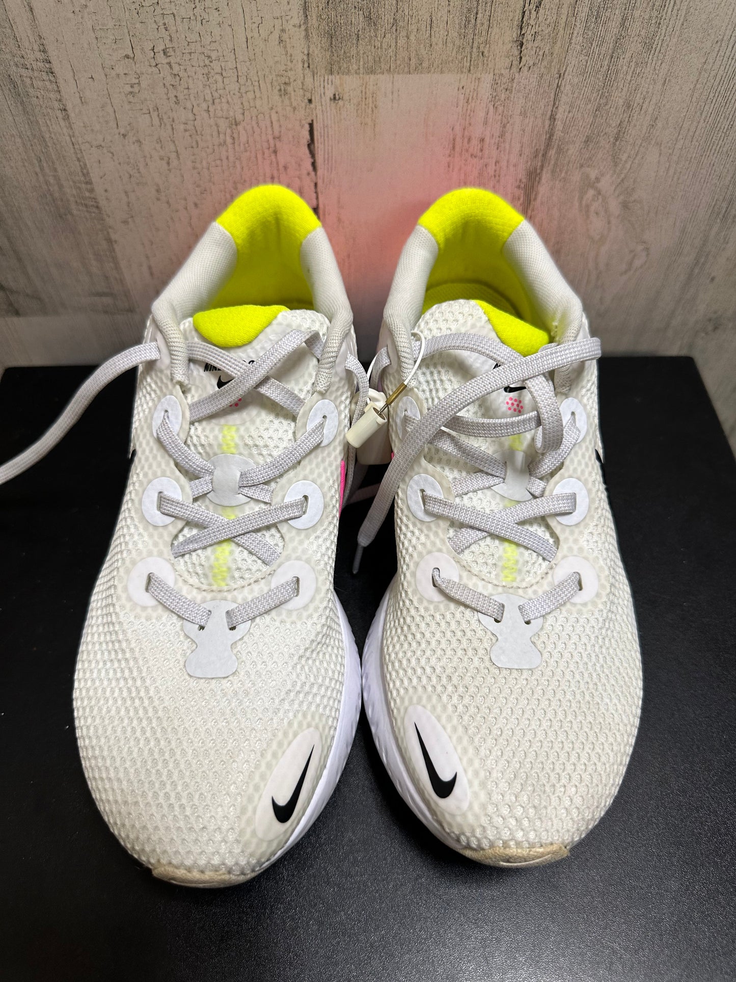 White Shoes Sneakers Nike, Size 8.5