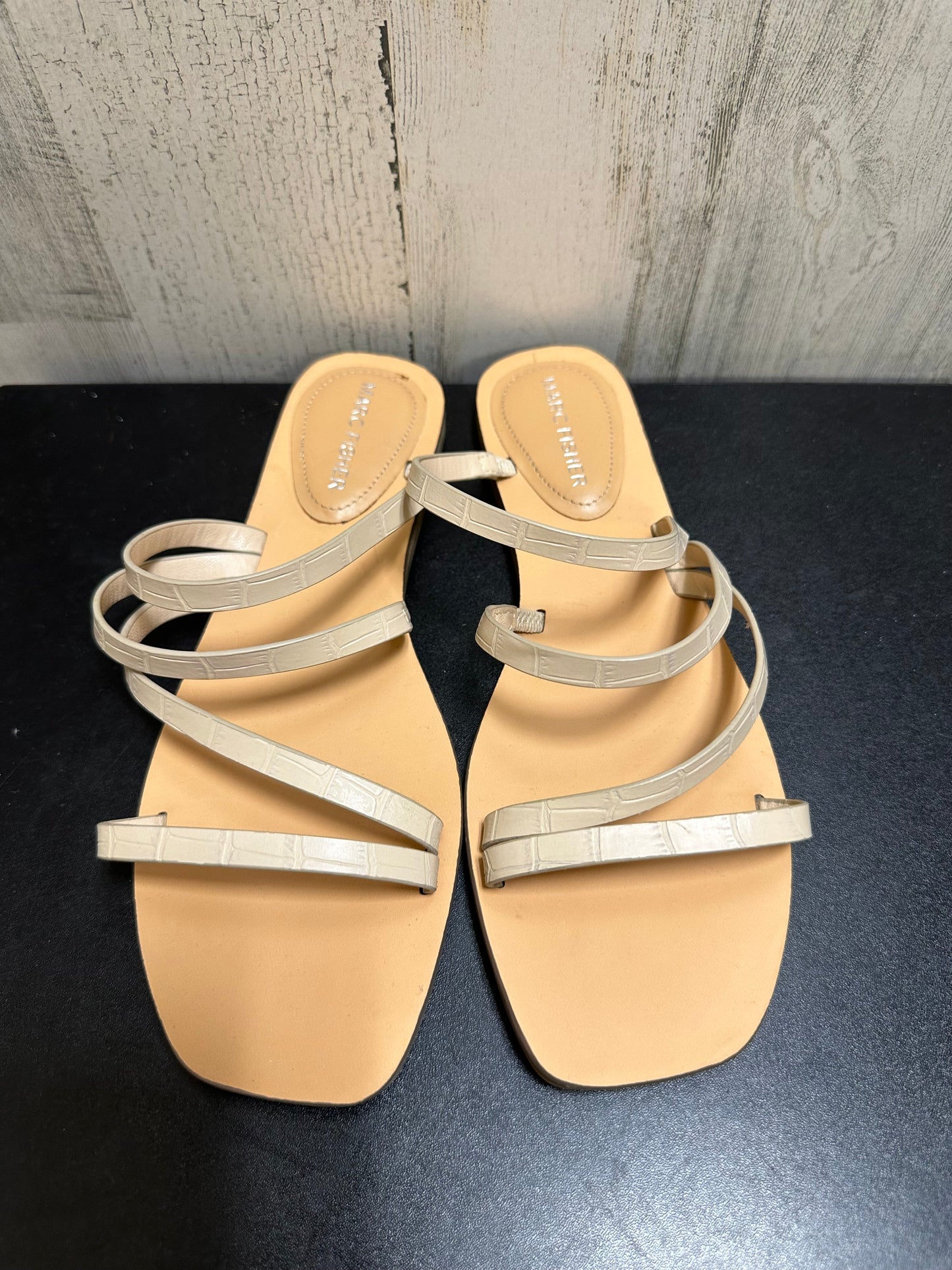 Cream Sandals Flats Marc Fisher, Size 8