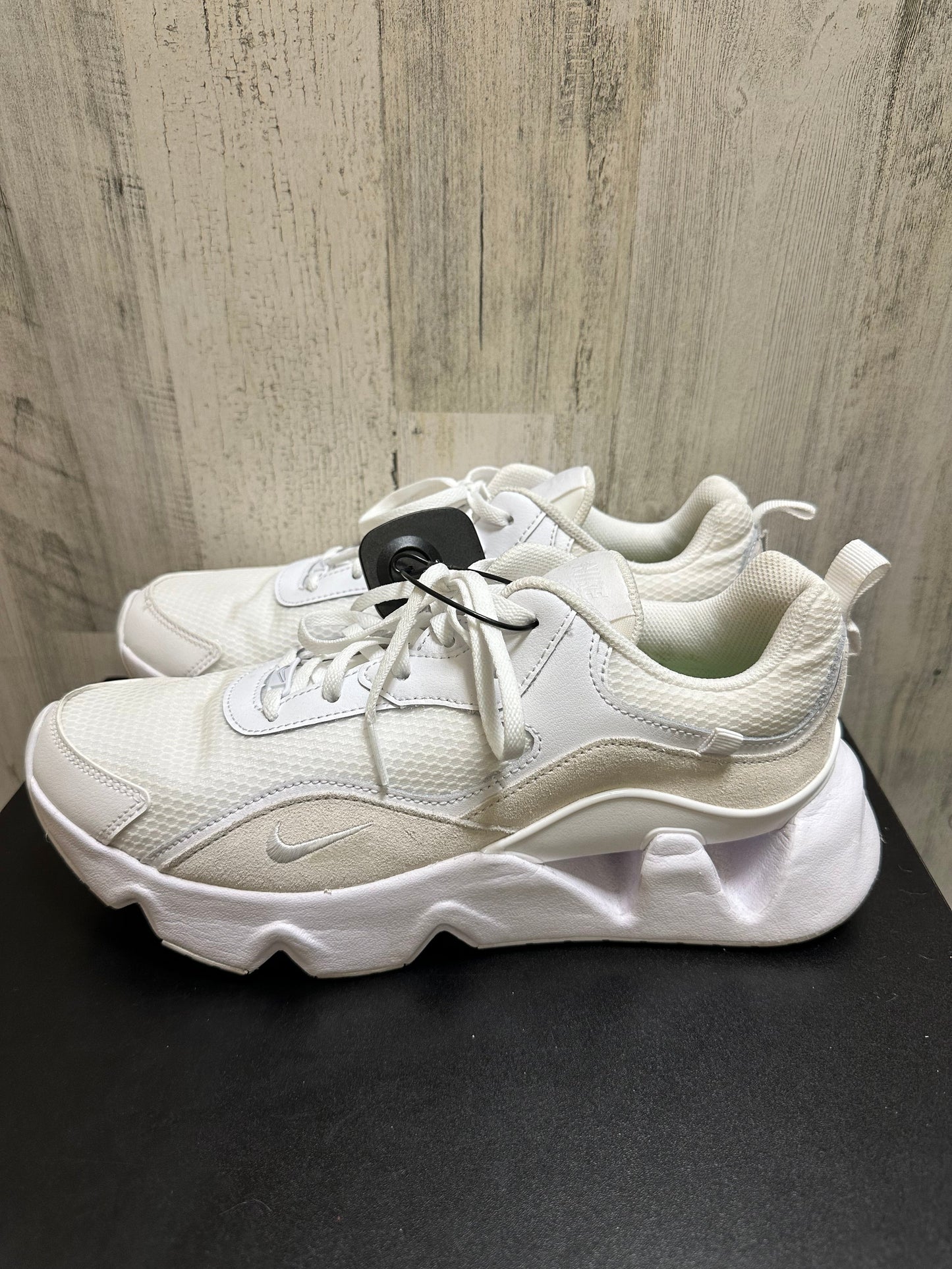White Shoes Athletic Nike, Size 11.5