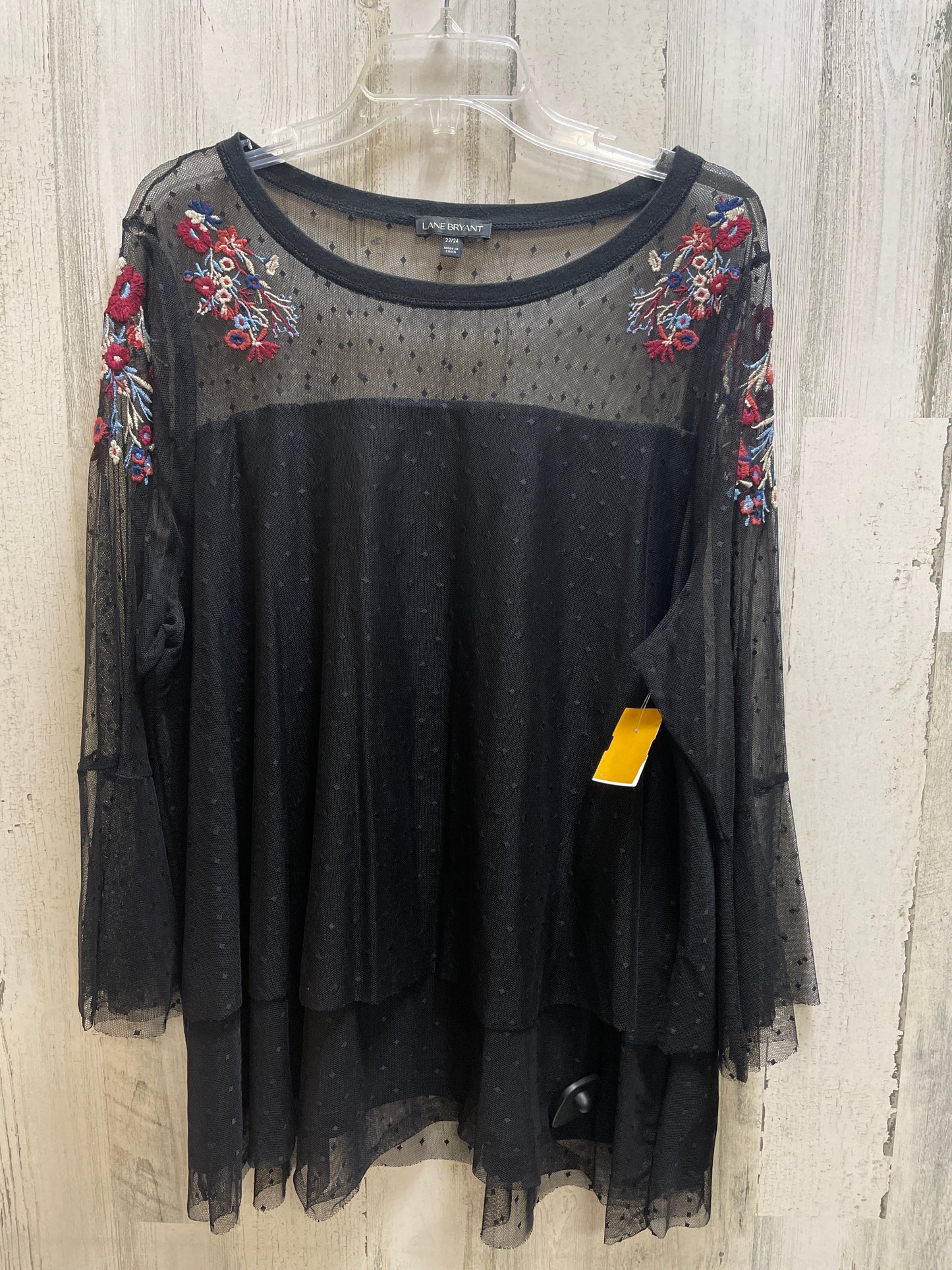 Top Short Sleeve By Lane Bryant In Black, Size: 3x