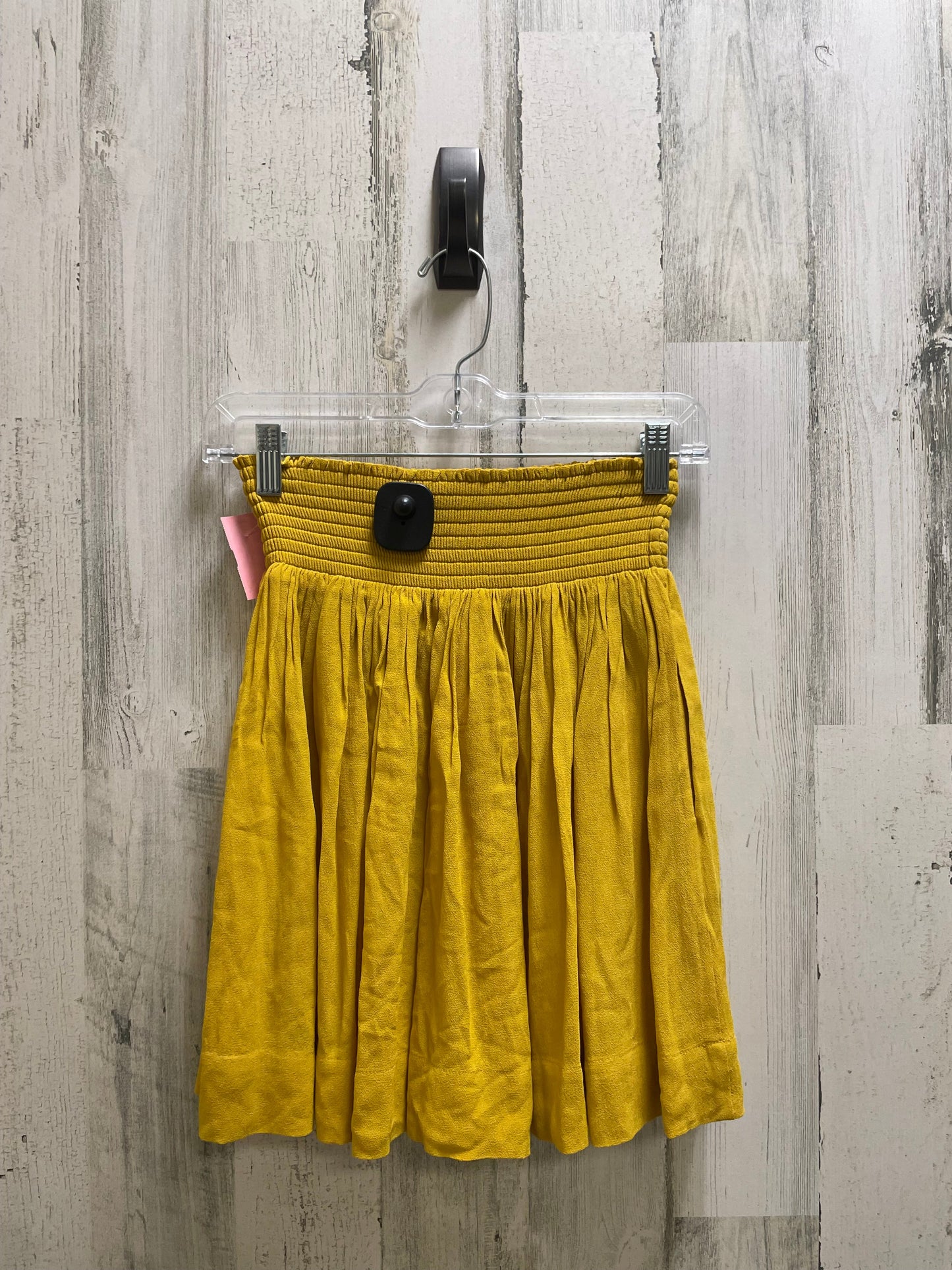 Skirt Mini & Short By Banana Republic In Yellow, Size: Xs