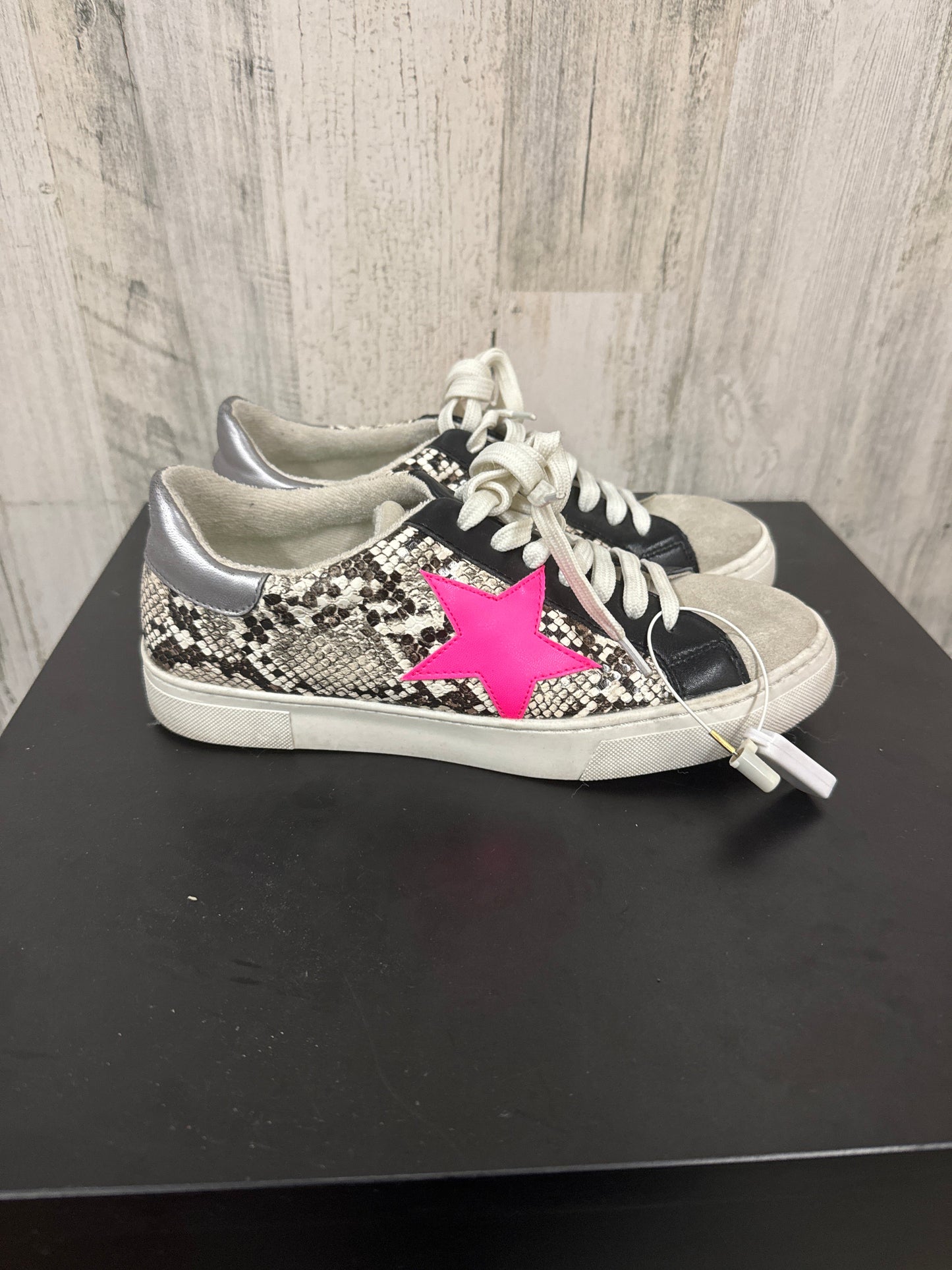 Shoes Sneakers By Steve Madden  Size: 7