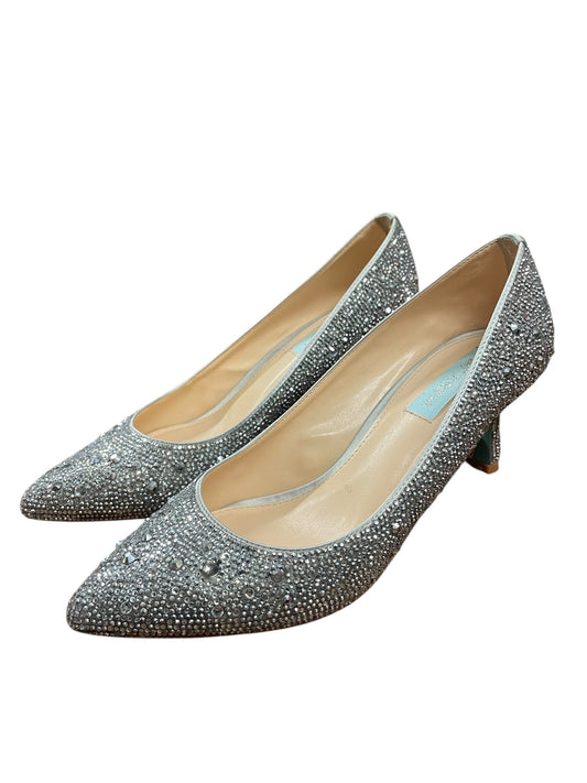 Shoes Heels Kitten By Betsey Johnson In Silver, Size: 7.5