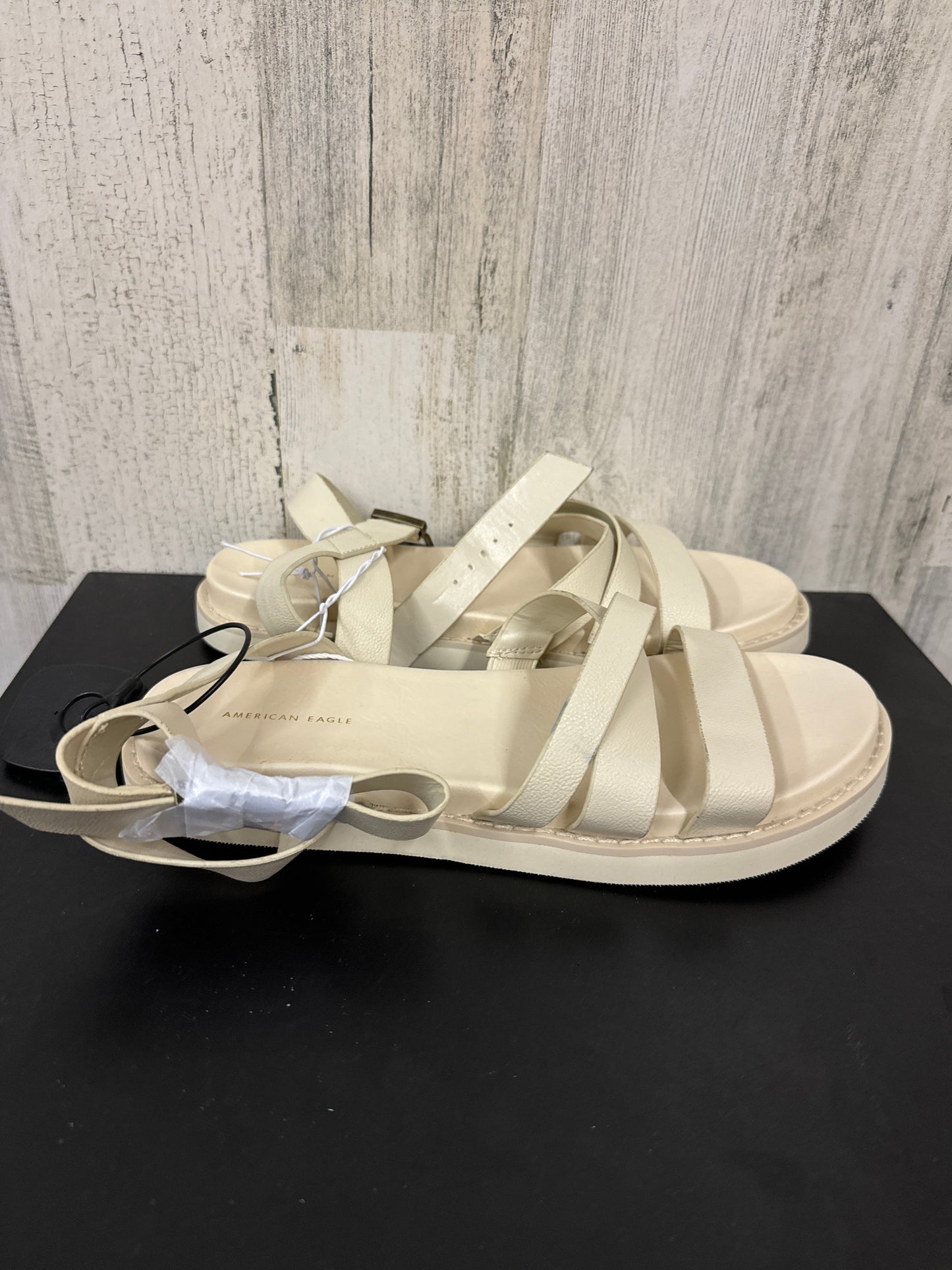 White Sandals Flats American Eagle, Size 7