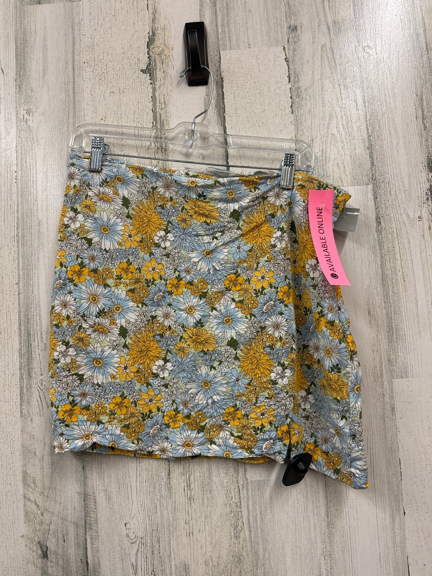 Skirt Mini & Short By Urban Outfitters  Size: L