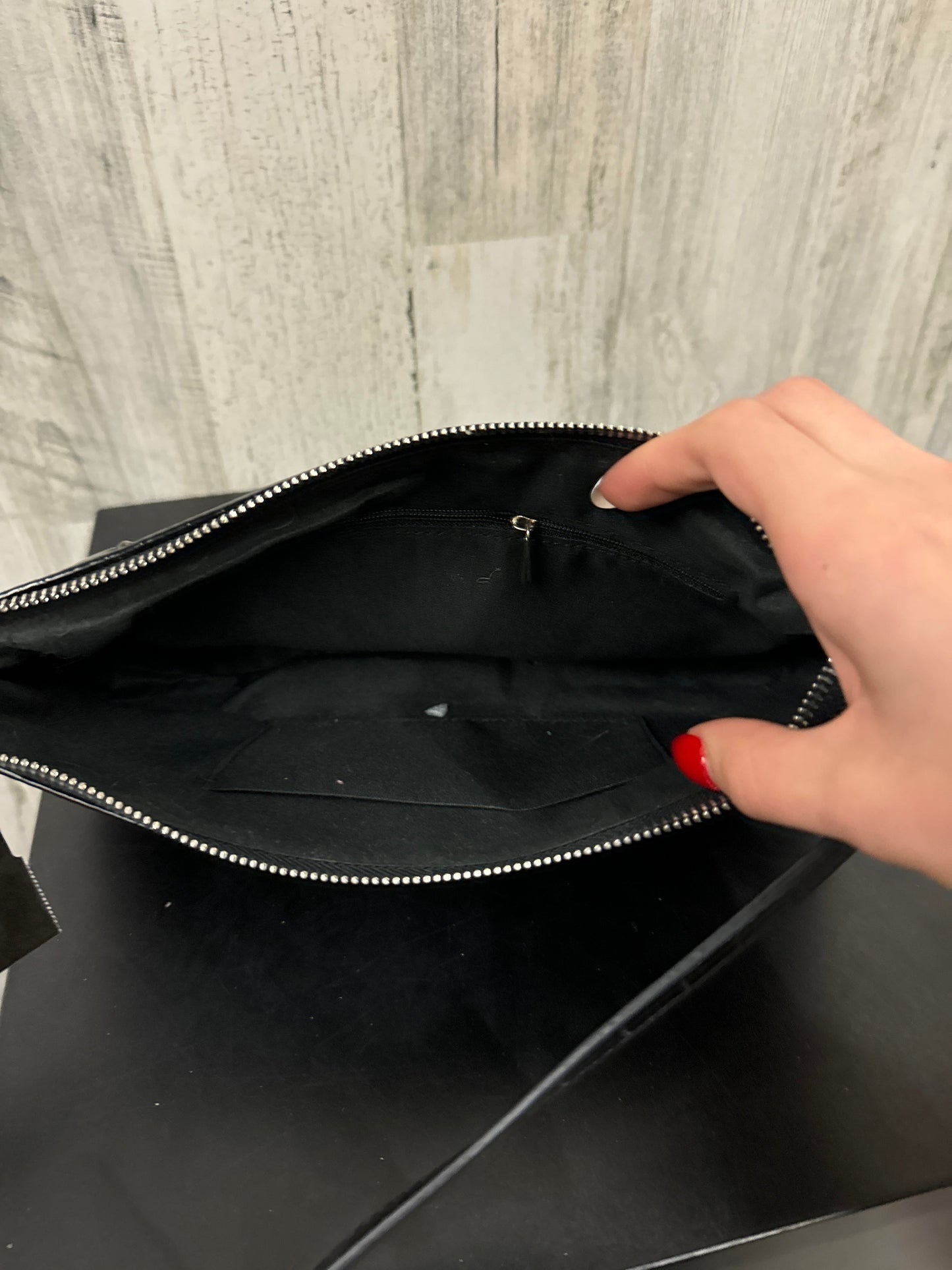 Handbag Clothes Mentor, Size Medium