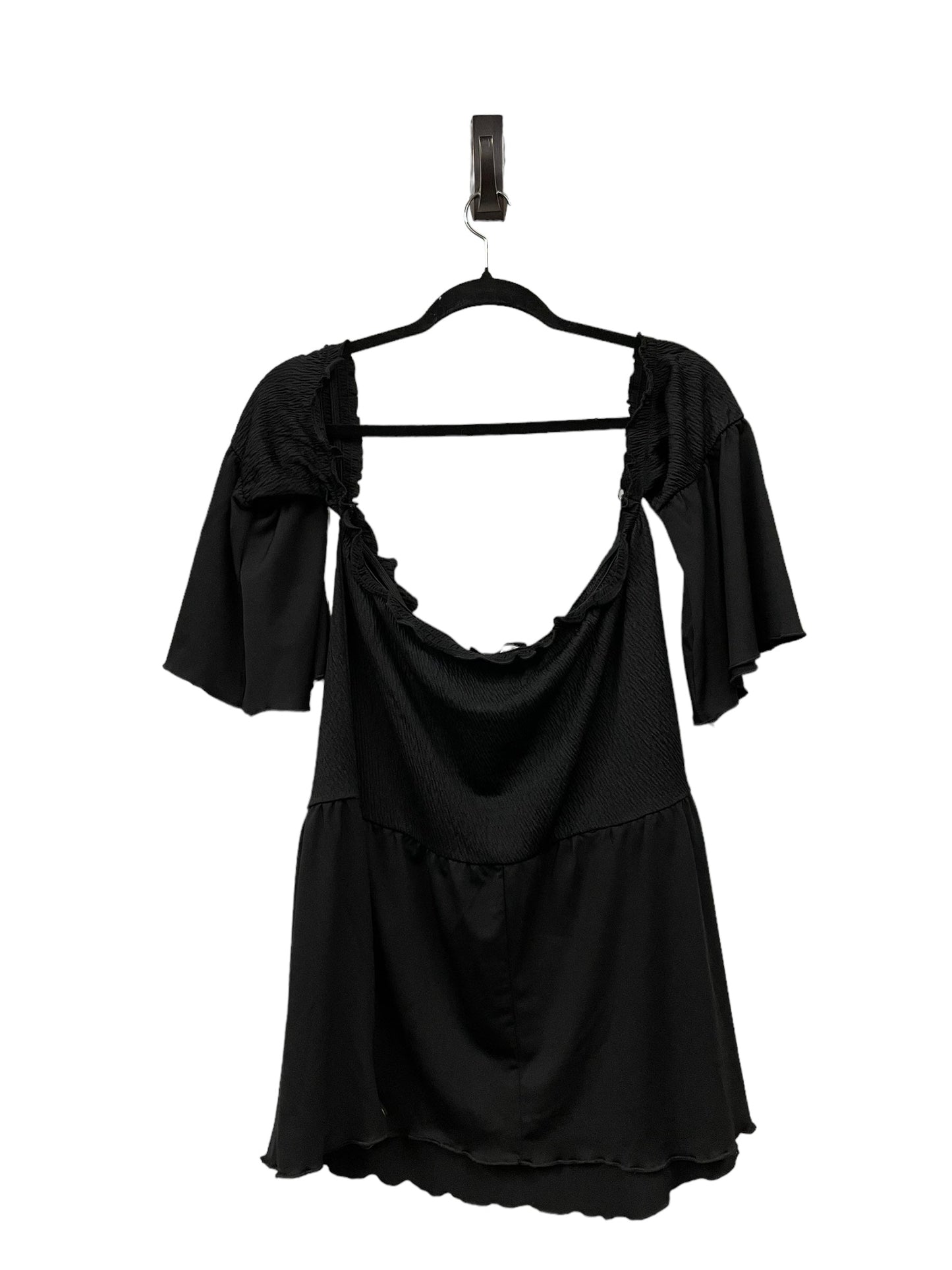 Top Short Sleeve By Boohoo Boutique In Black, Size: 1x