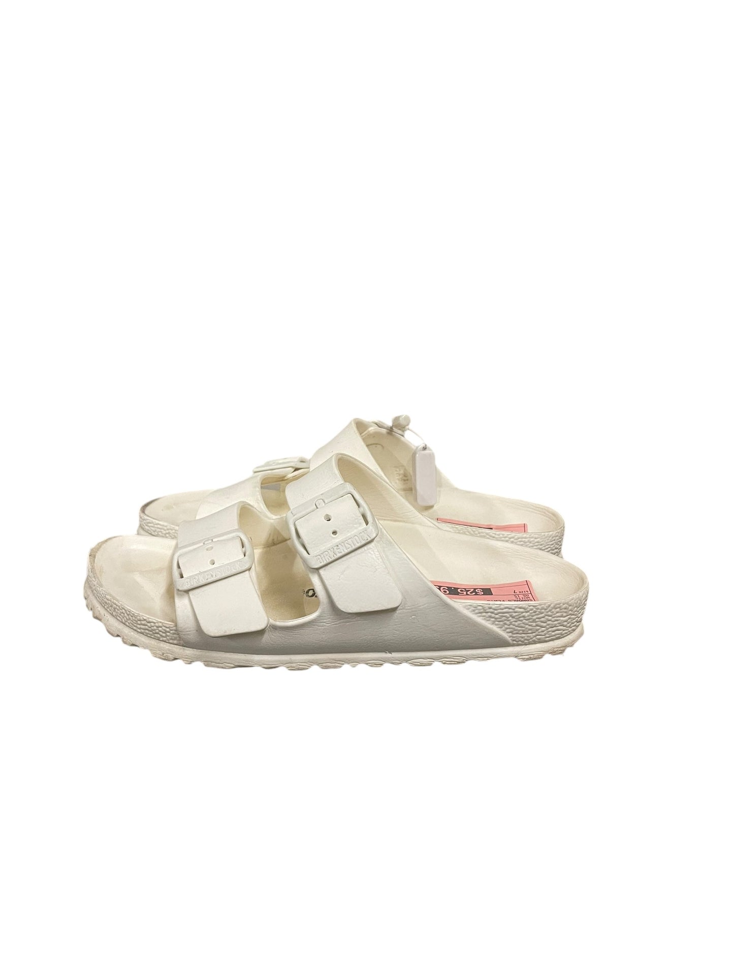 Sandals Flats By Birkenstock In White, Size: 7